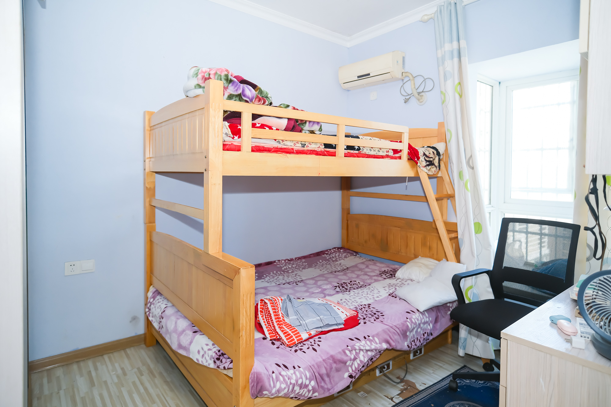 万丽景园 2室2厅1卫 56.8万 万丽景园 2室2厅1卫 56.8万卧室