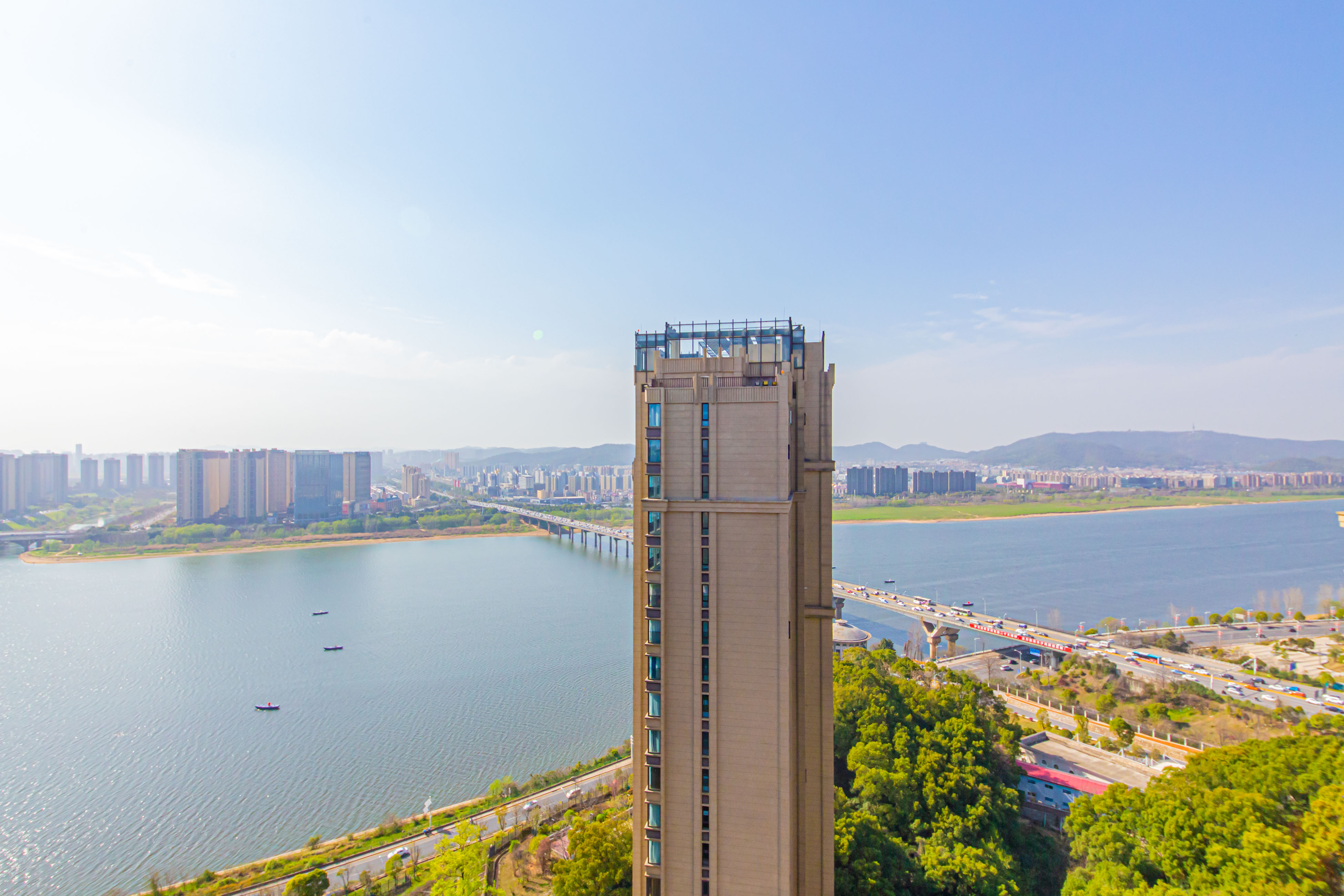 万科紫台  3室2厅2卫    290.0万阳台