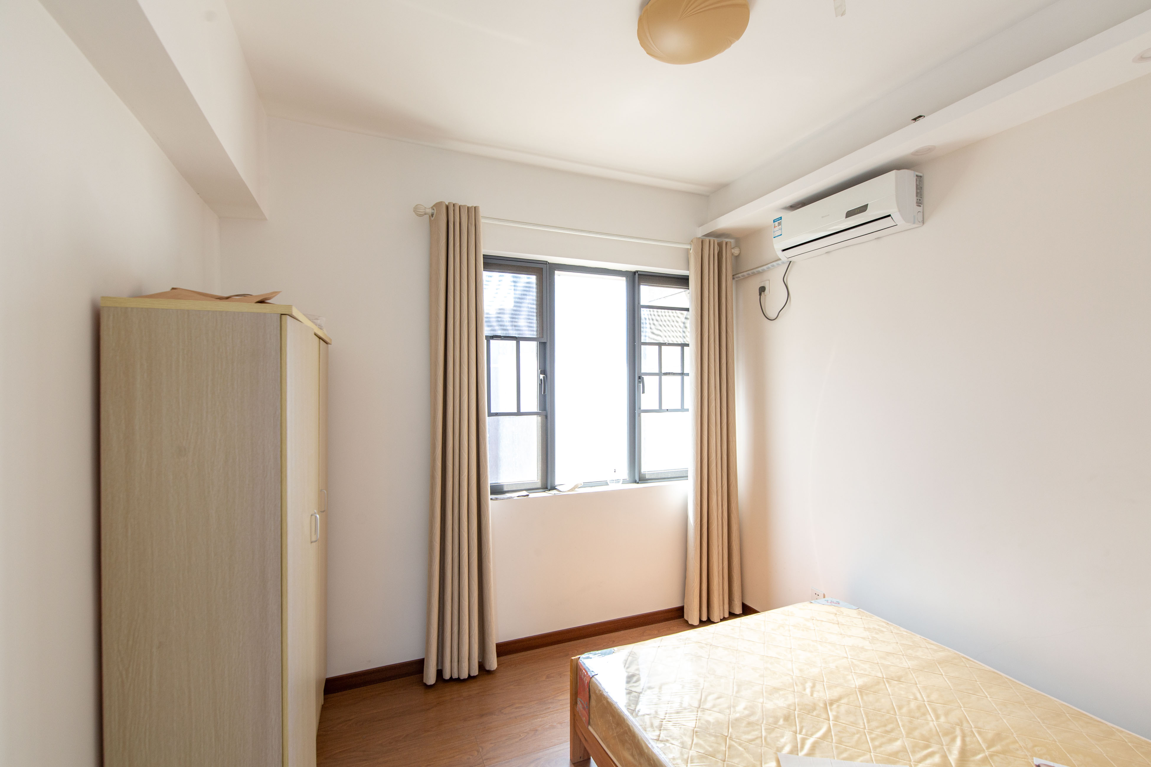 半山公馆（半山国际中心）  2室2厅1卫    73.0万卧室