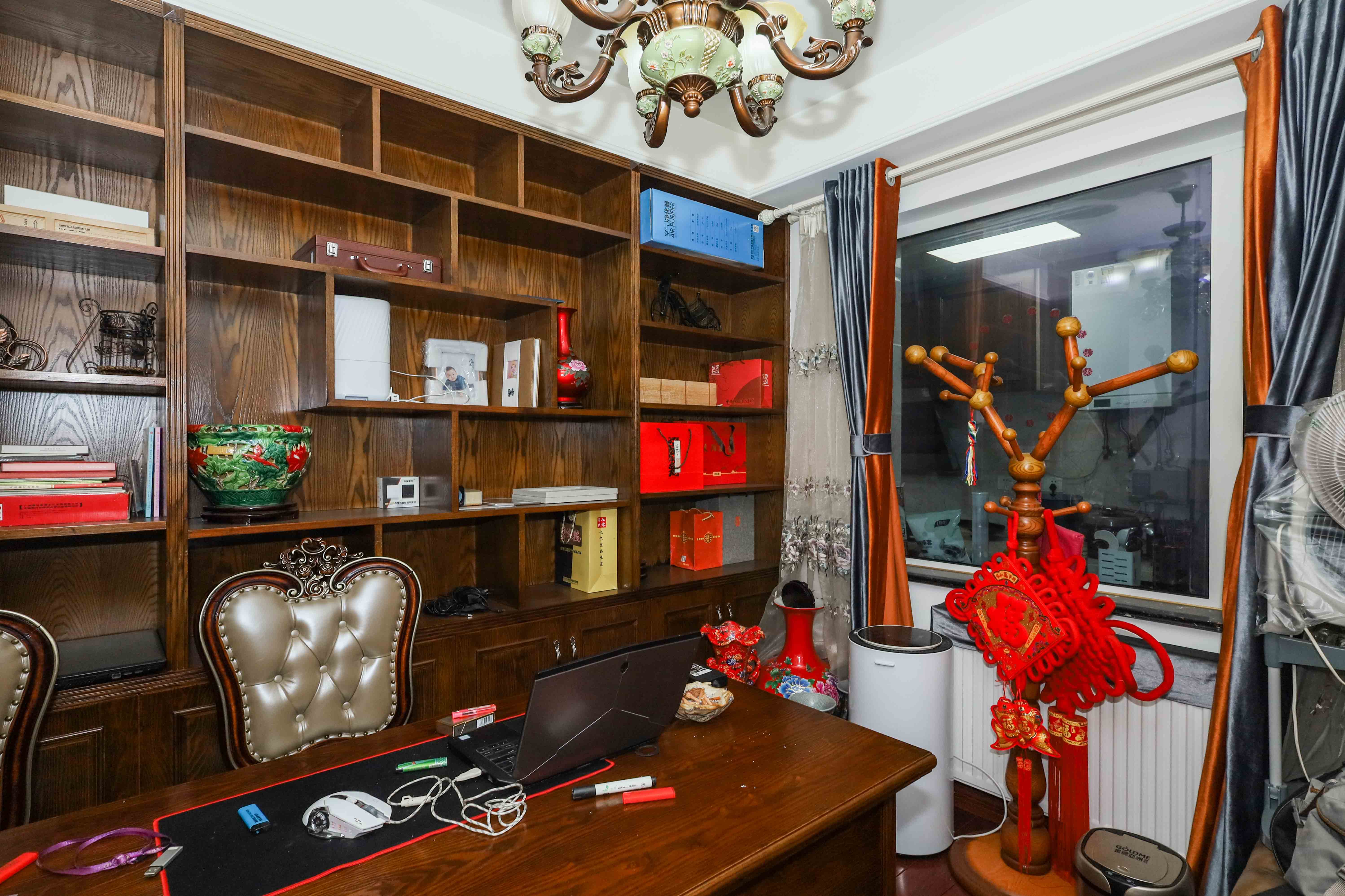 山水英伦海德广场  4室2厅2卫   239.80万 山水英伦海德广场  4室2厅2卫   239.80万卧室