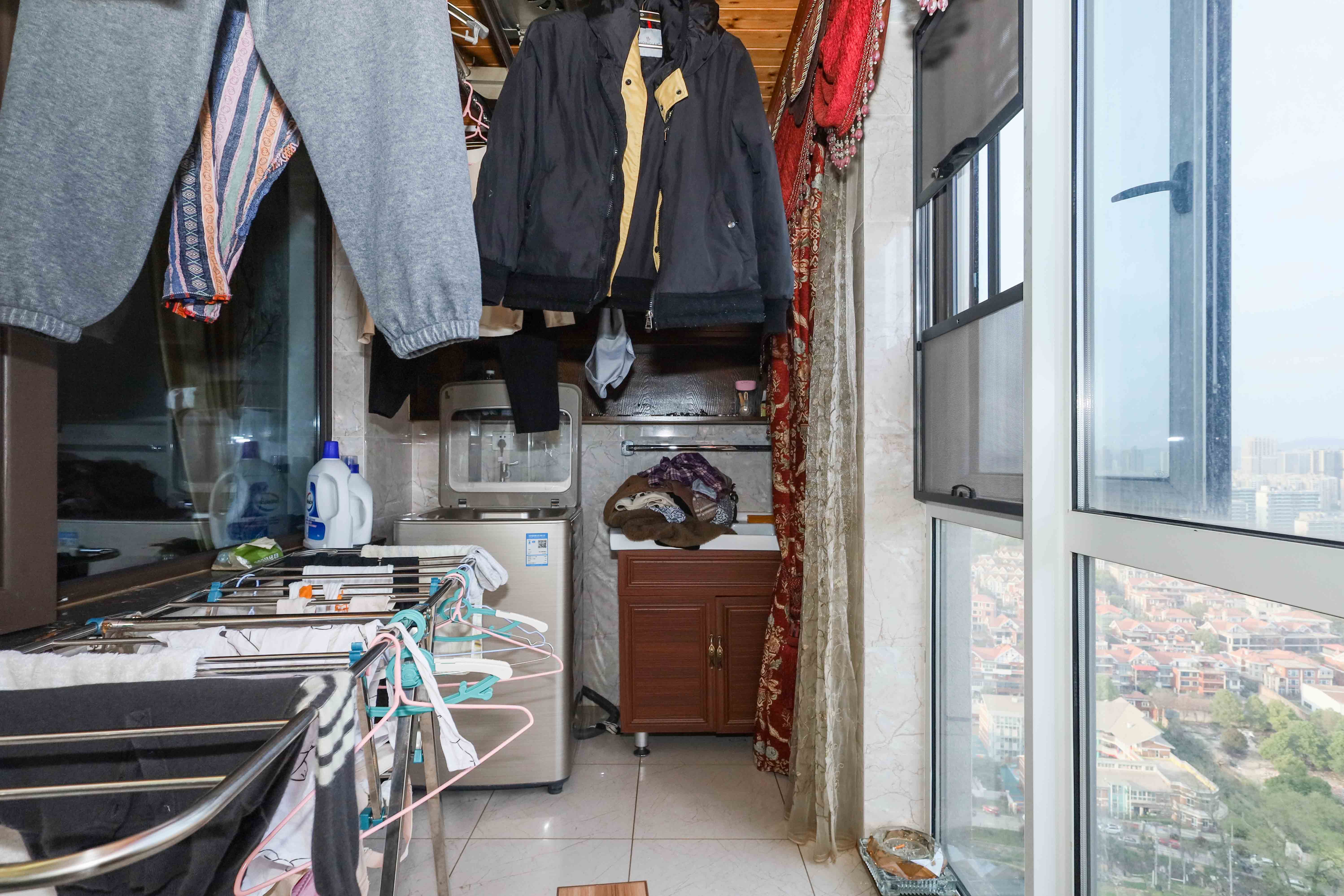 山水英伦海德广场  4室2厅2卫   239.80万 山水英伦海德广场  4室2厅2卫   239.80万阳台