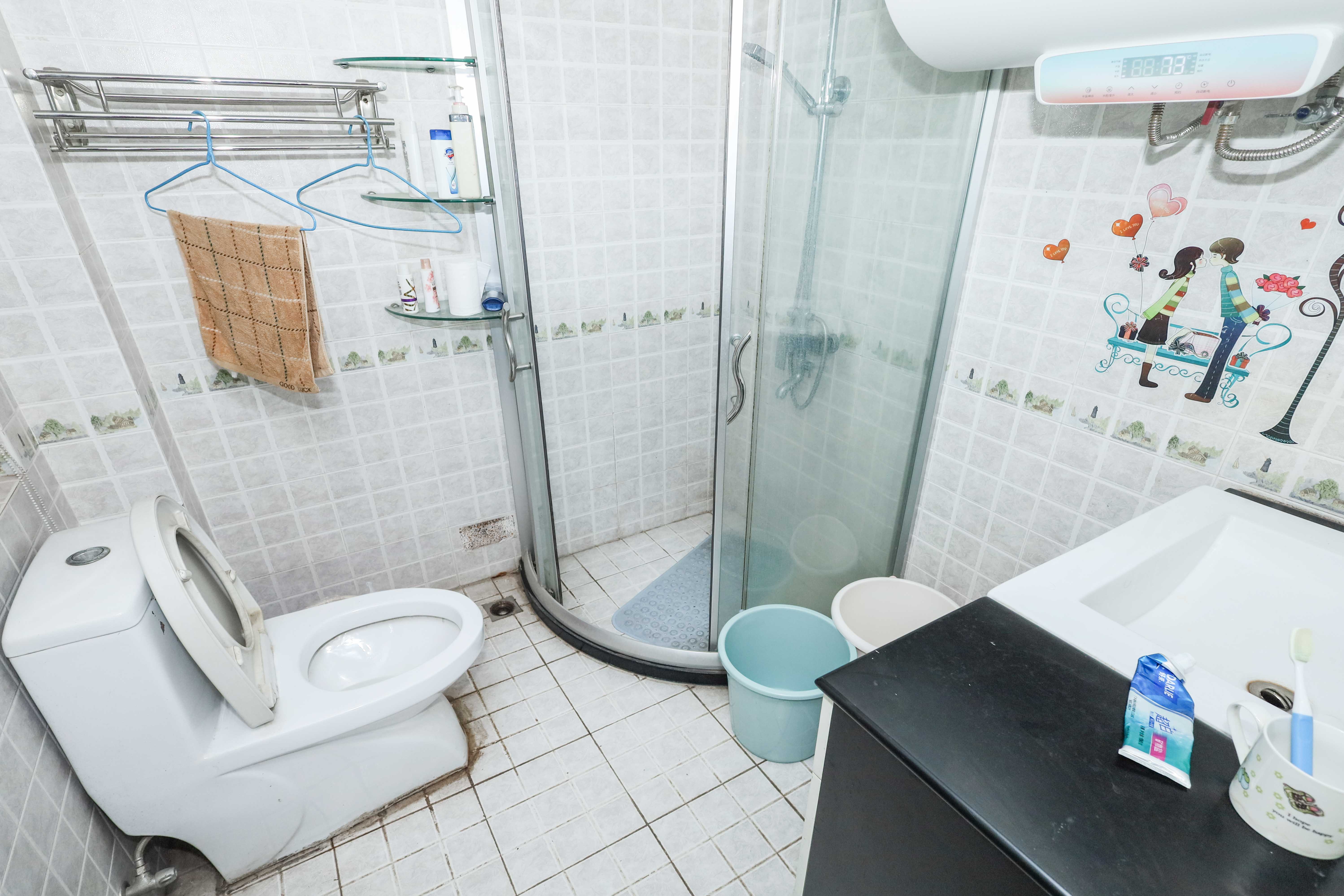 山水英伦 3室2厅2卫 115.00万 山水英伦 3室2厅2卫 115.00万卫生间