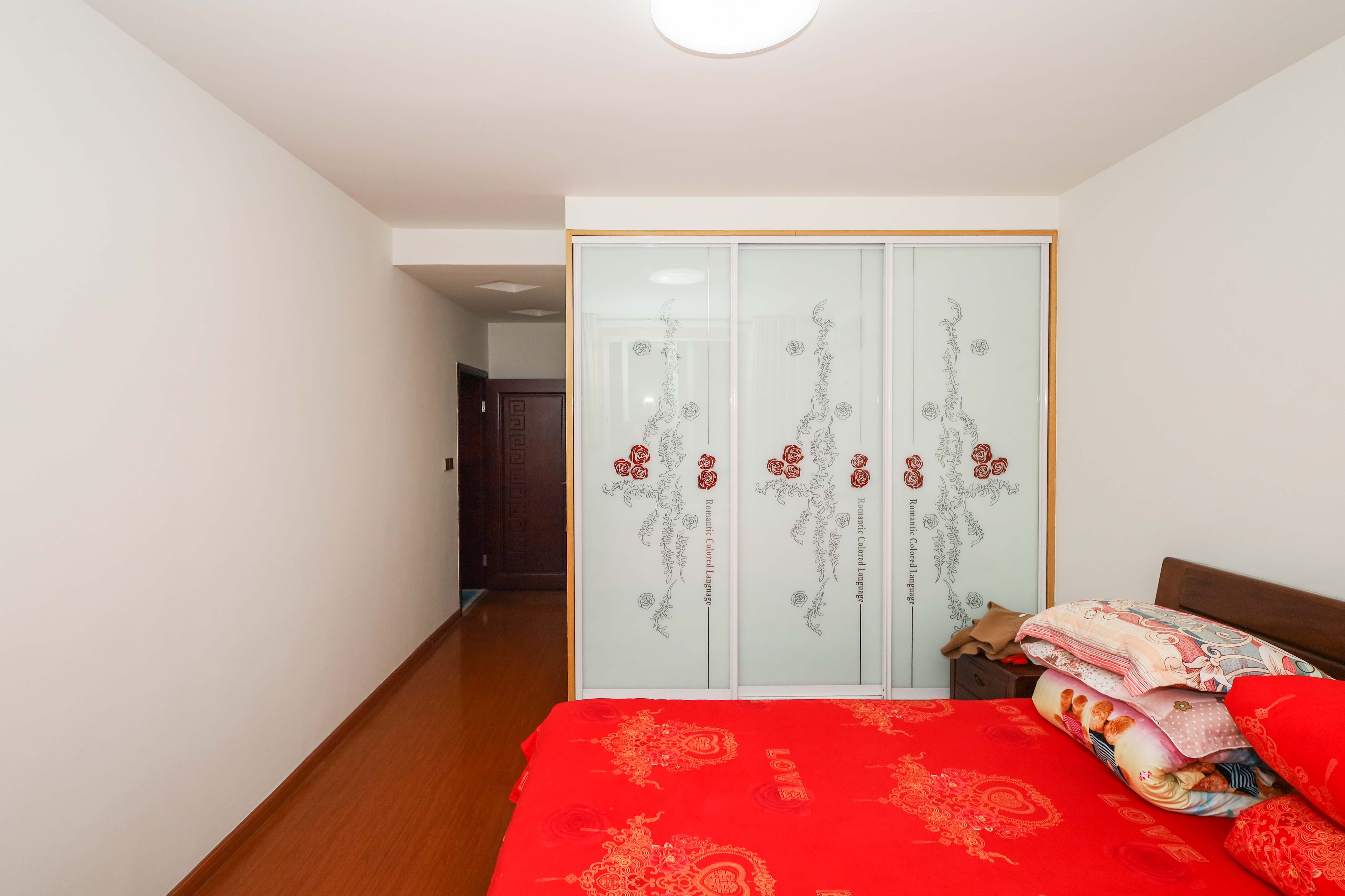 山水英伦 3室2厅2卫 115.00万 山水英伦 3室2厅2卫 115.00万卧室