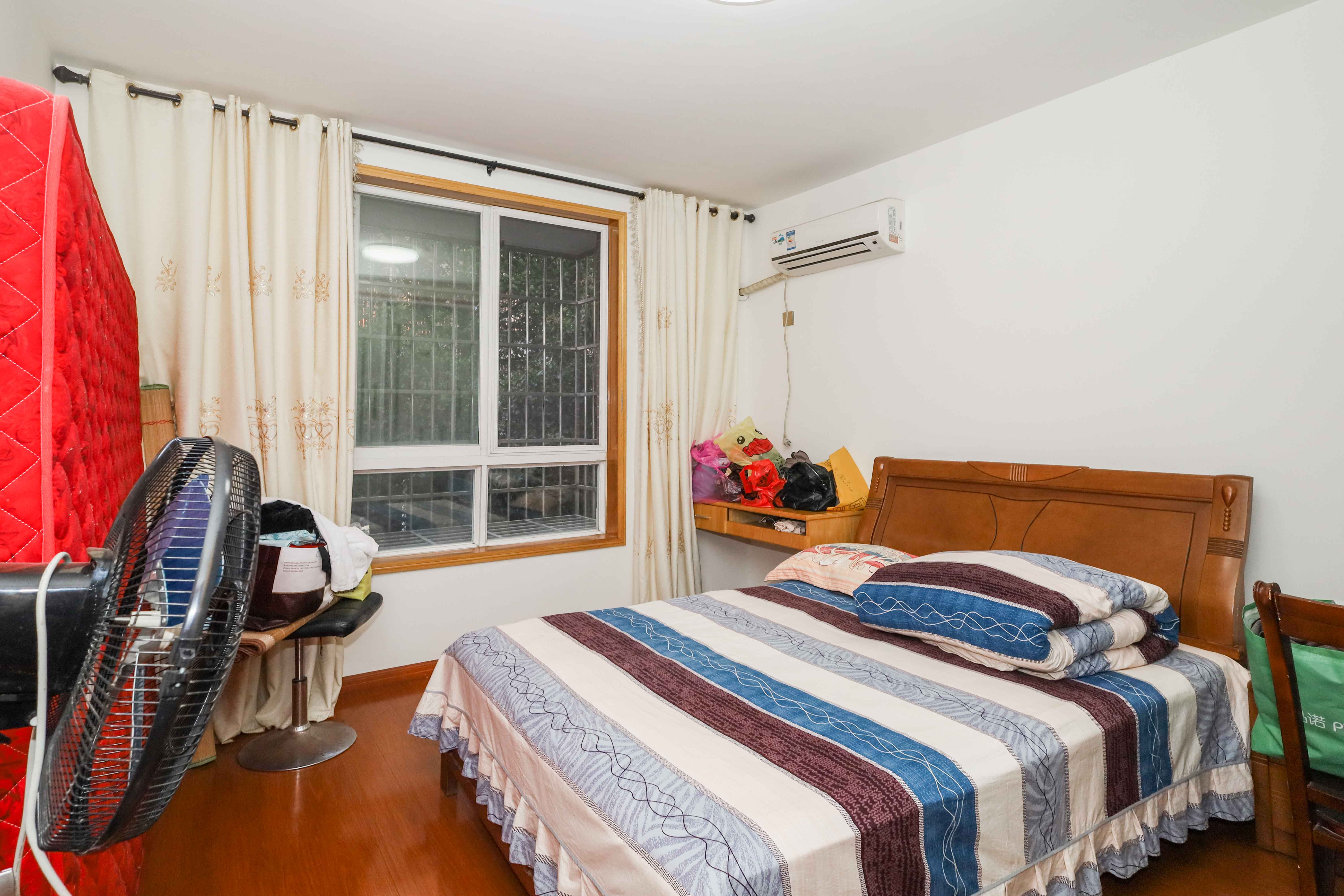 山水英伦 3室2厅2卫 115.00万 山水英伦 3室2厅2卫 115.00万卧室