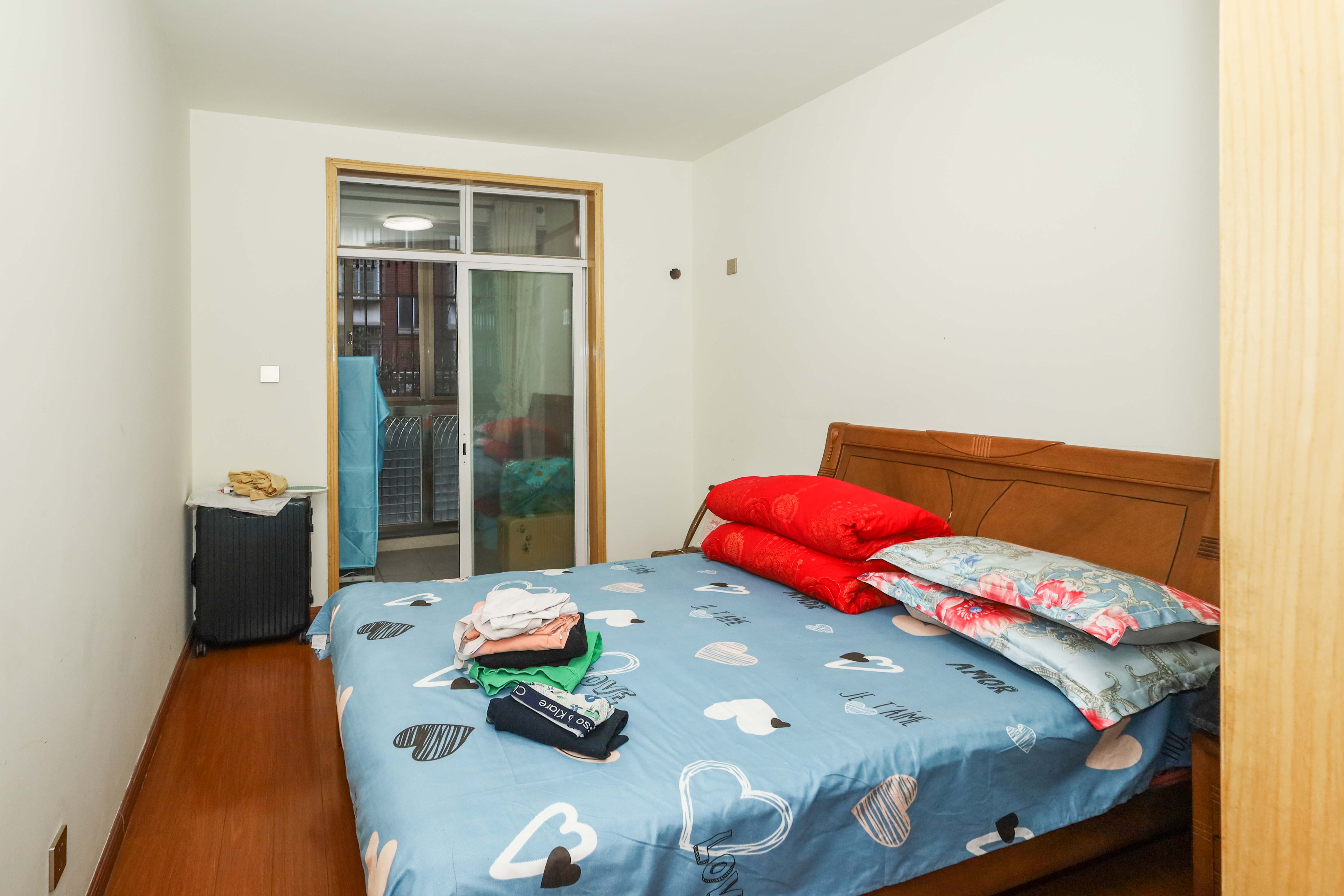 山水英伦 3室2厅2卫 115.00万 山水英伦 3室2厅2卫 115.00万卧室