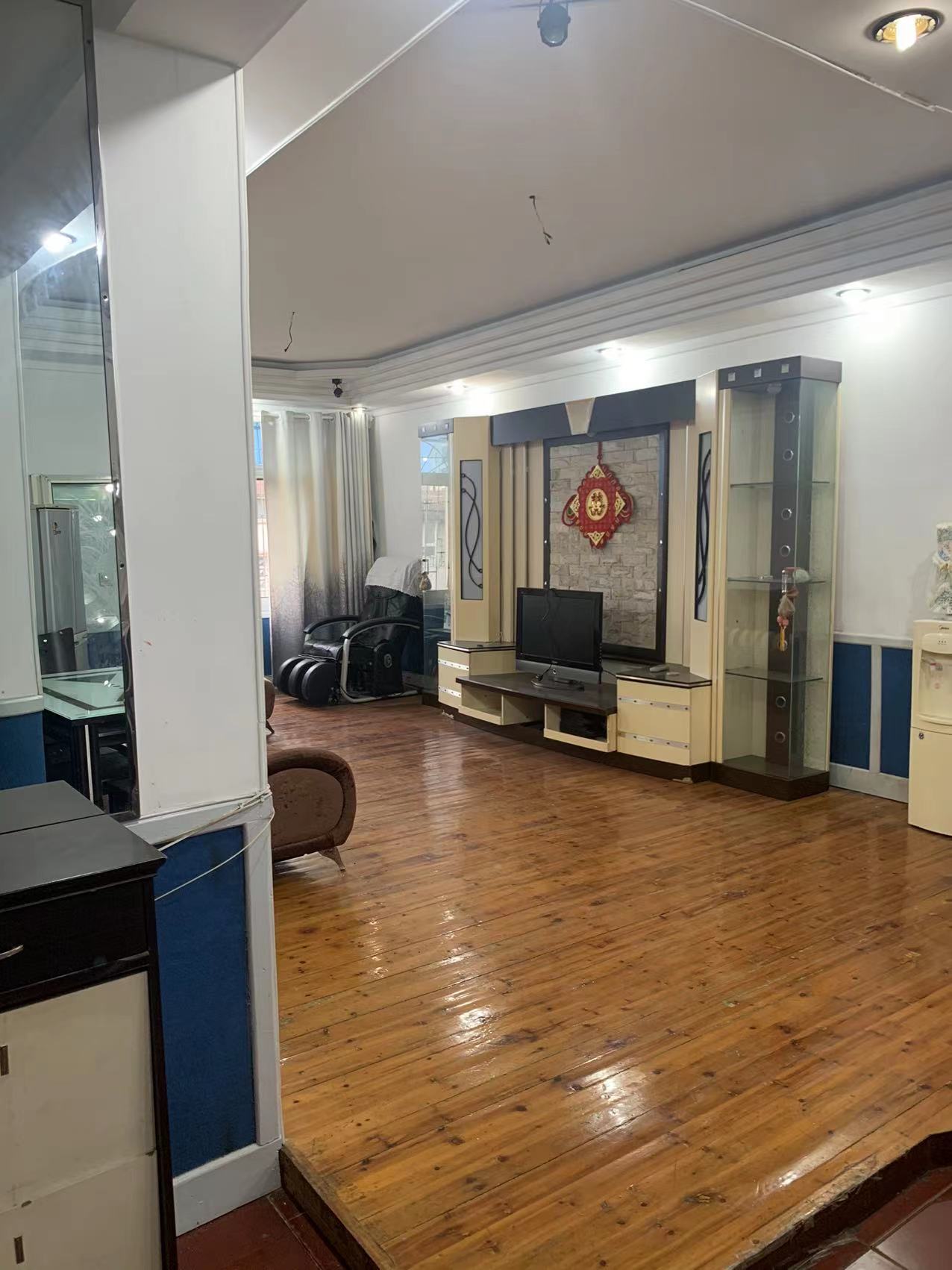 市二中单位房 3室2厅2卫 46.0万 市二中单位房 3室2厅2卫 46.0万室内图