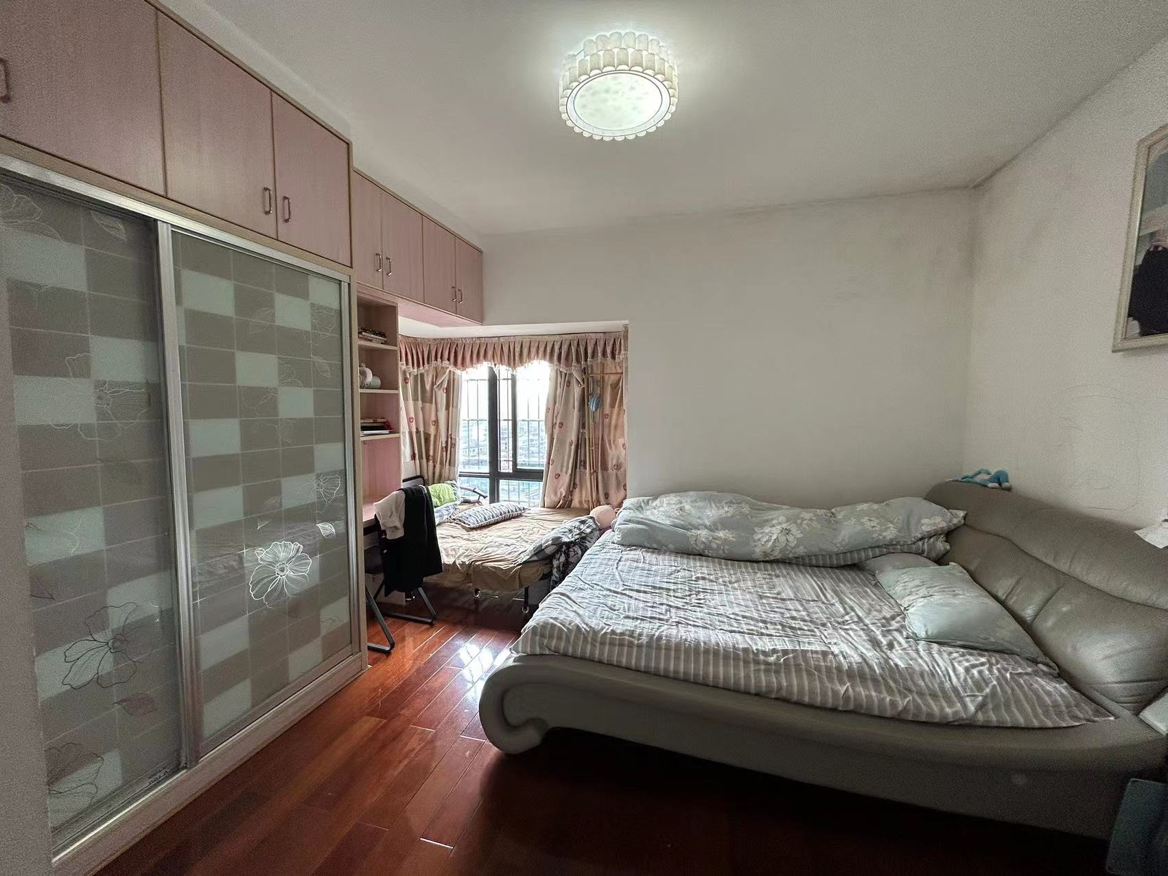 爱丁堡 3室2厅2卫 65.00万 爱丁堡 3室2厅2卫 65.00万室内图