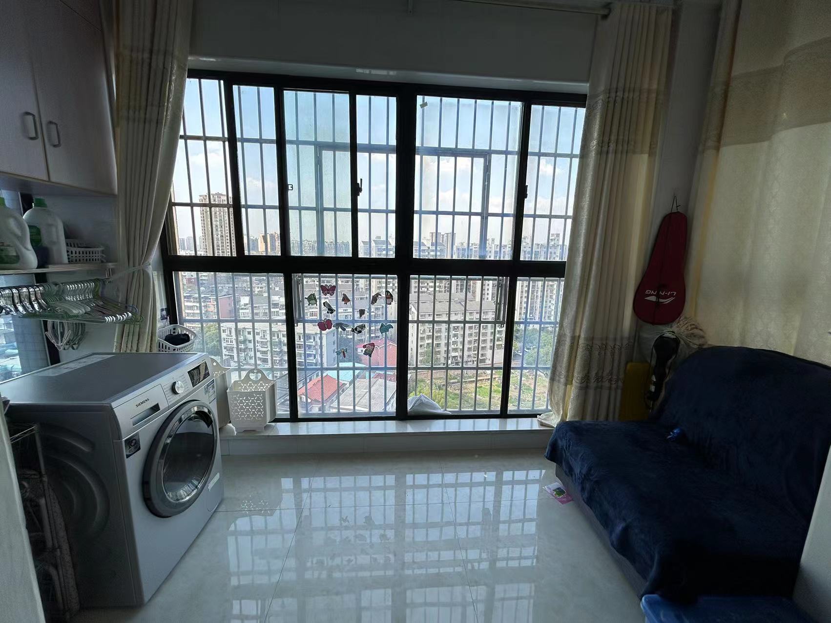 爱丁堡 3室2厅2卫 65.00万 爱丁堡 3室2厅2卫 65.00万室内图