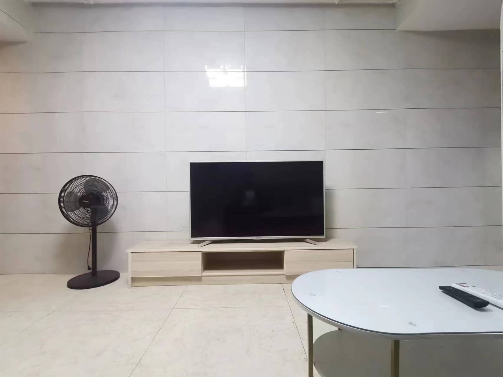 华辰汇景一、二期  1室1厅1卫   1500.00元/月室内图1