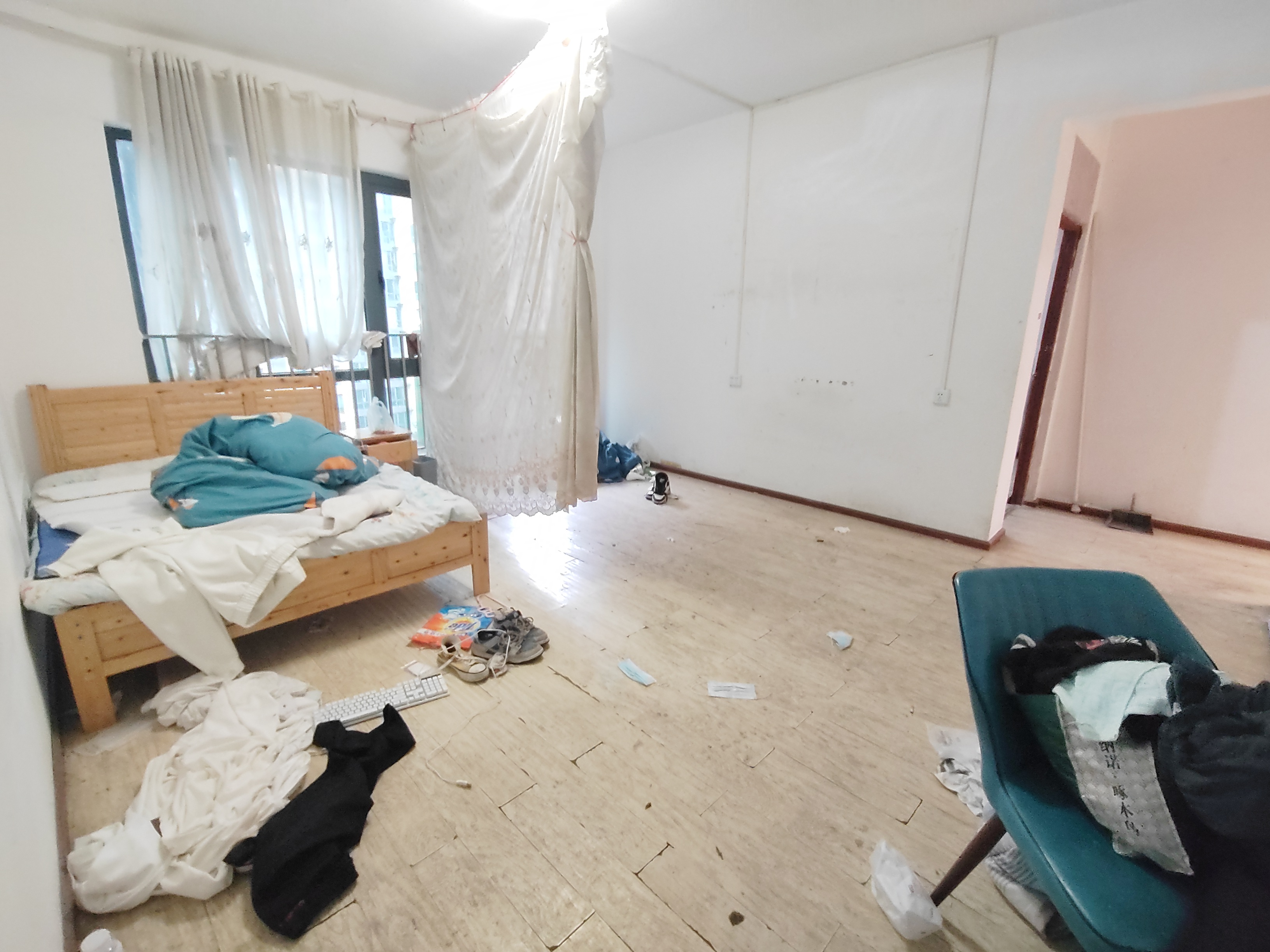 中天会展城B区  3室2厅1卫   2500.00元/月户型图