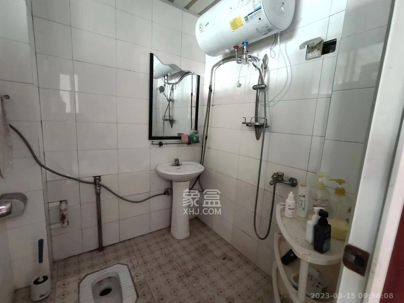 中南汽车世界  3室2厅2卫   1500.00元/月室内图