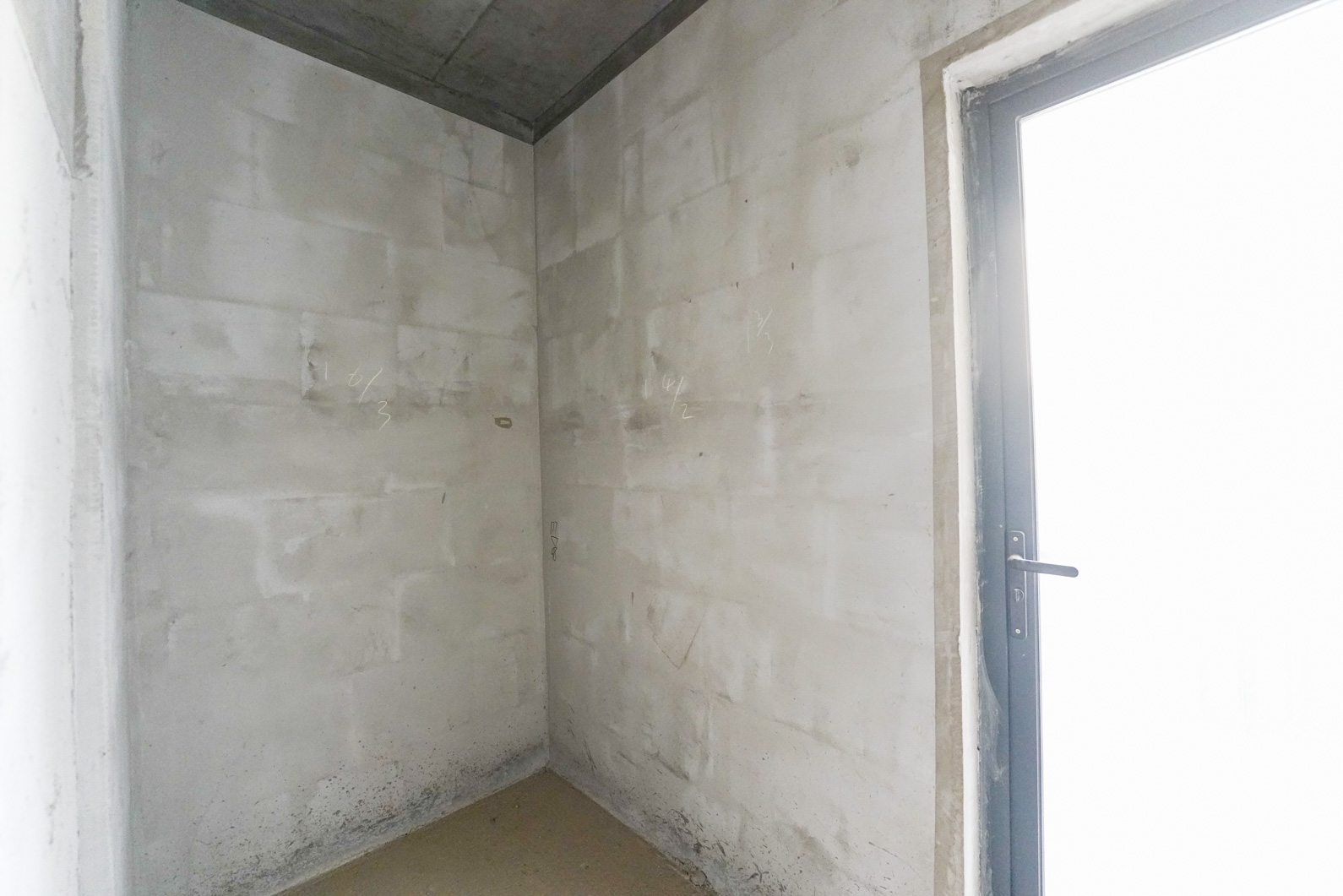 中建嘉和城  3室2厅2卫    112.0万卧室