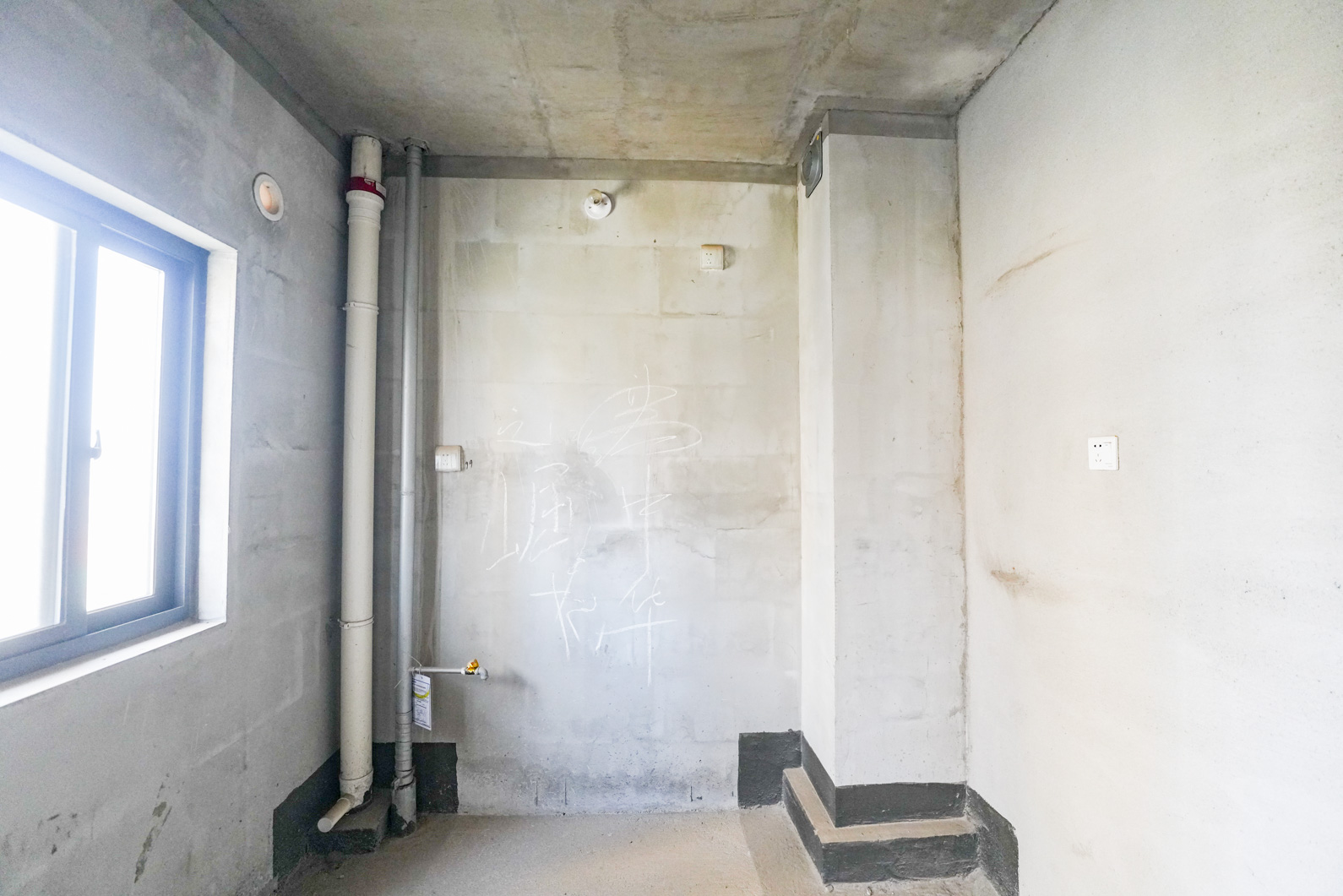 中建嘉和城  3室2厅2卫    112.0万厨房
