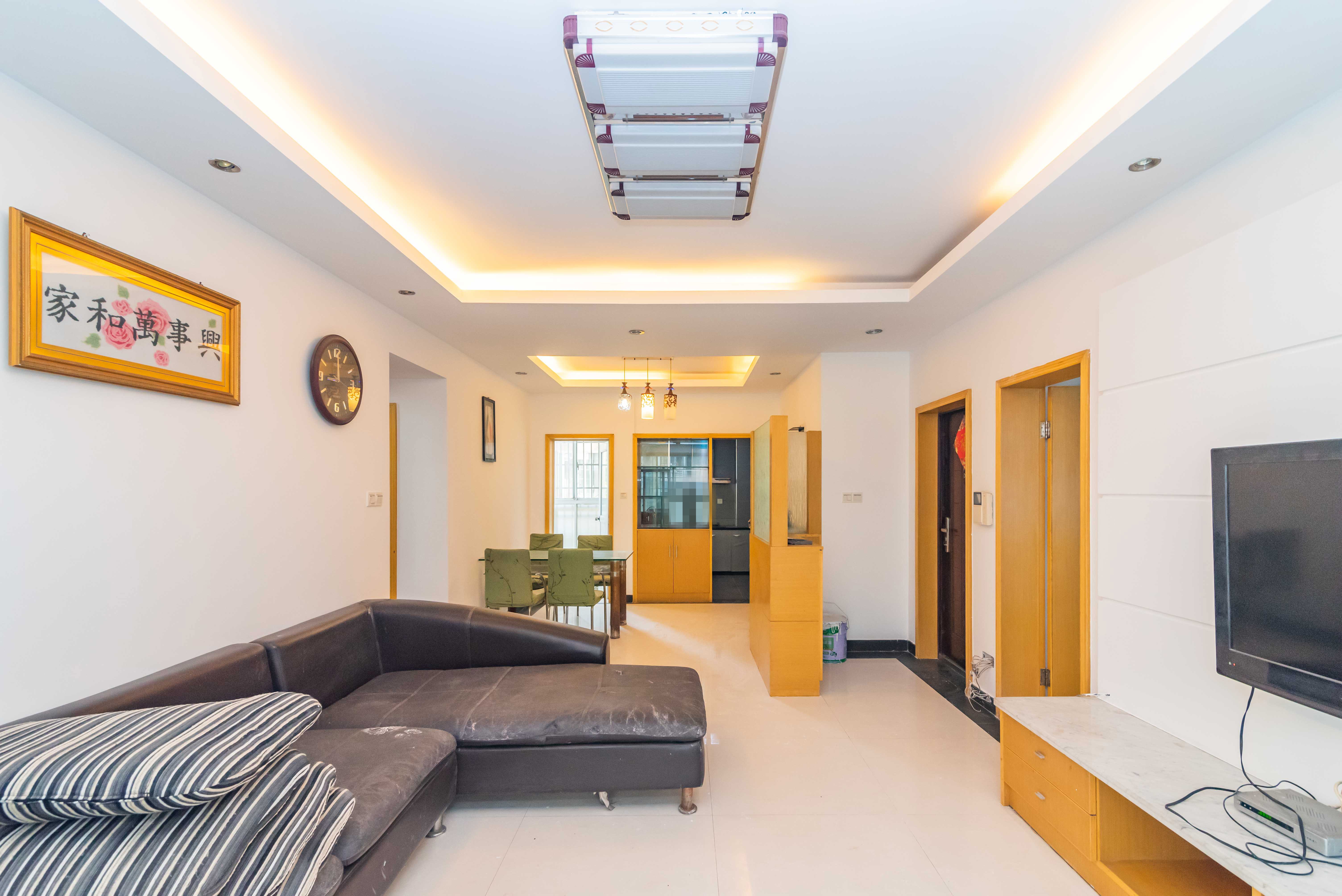 紫晶城 3室2厅2卫 54.80万 紫晶城 3室2厅2卫 54.80万客厅