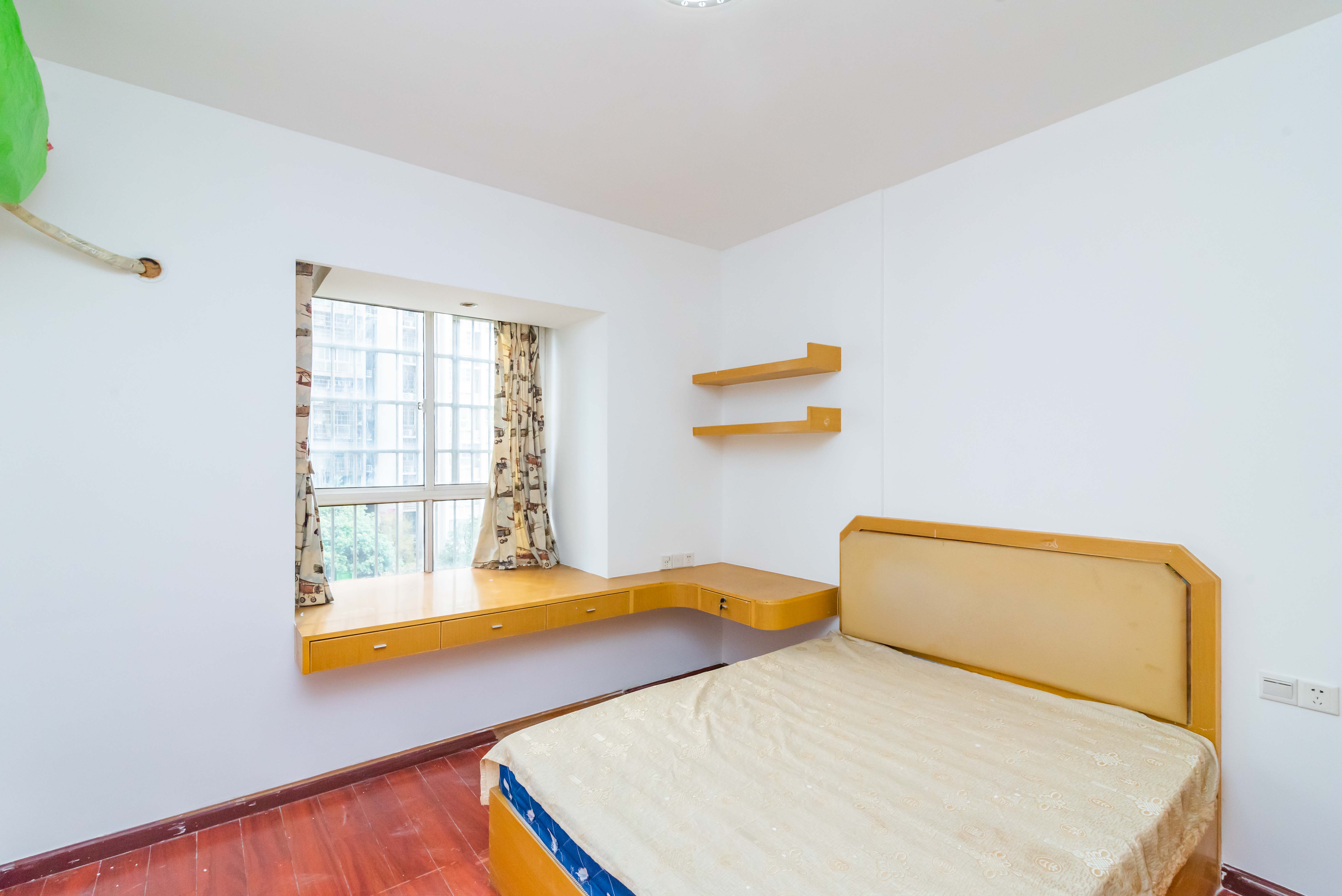 紫晶城 3室2厅2卫 54.80万 紫晶城 3室2厅2卫 54.80万卧室