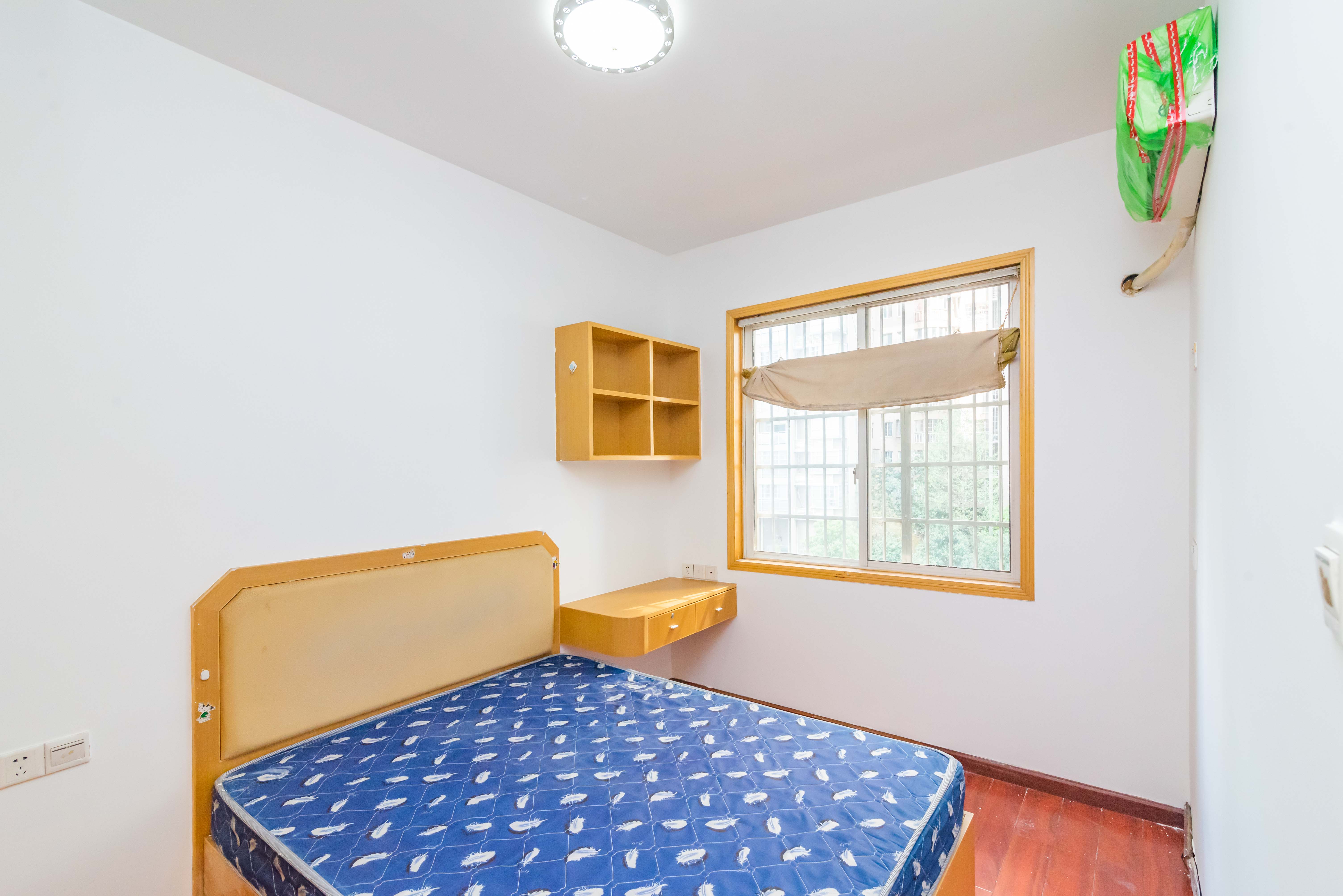 紫晶城 3室2厅2卫 54.80万 紫晶城 3室2厅2卫 54.80万卧室