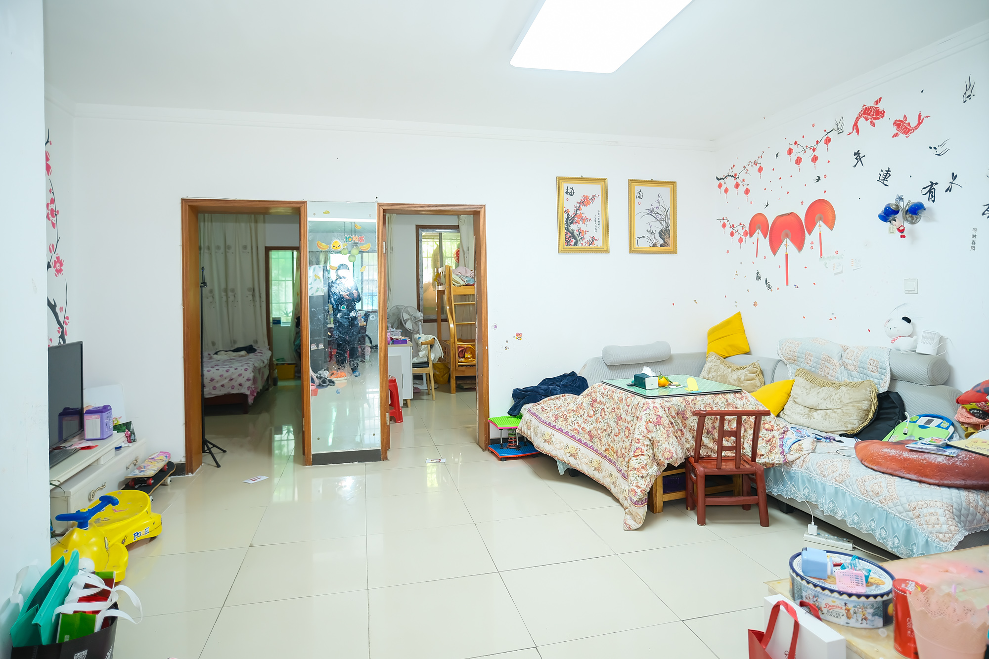 中南汽车世界  2室2厅1卫    39.79万 中南汽车世界  2室2厅1卫    39.79万客厅