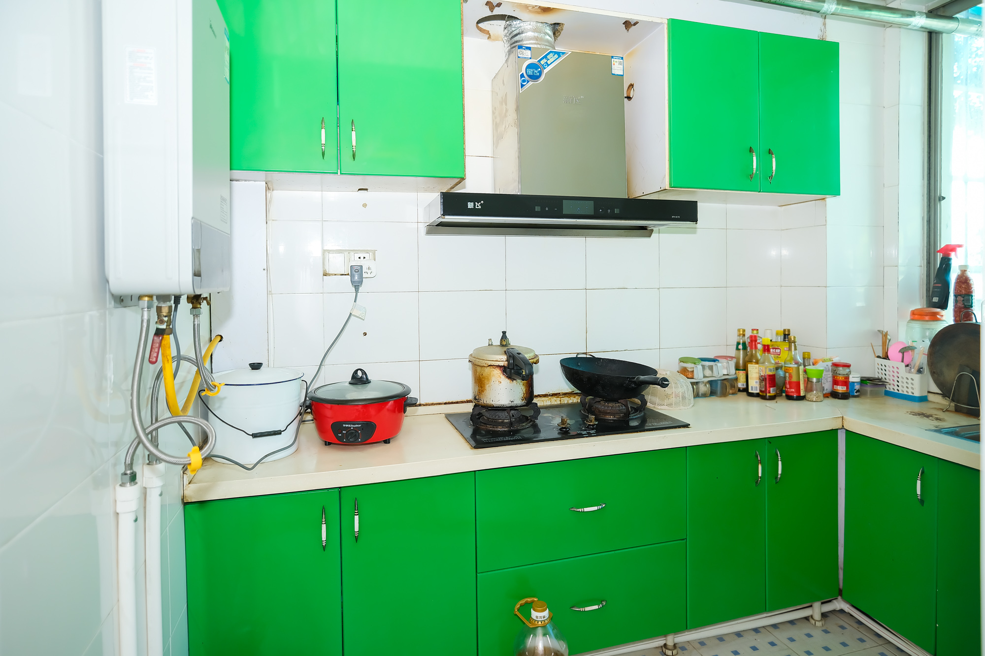 中南汽车世界  2室2厅1卫    39.79万 中南汽车世界  2室2厅1卫    39.79万厨房