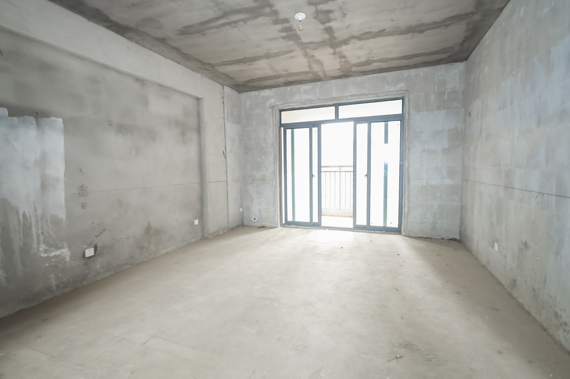 澳海澜庭 3室2厅1卫 75.0万 澳海澜庭 3室2厅1卫 75.0万客厅