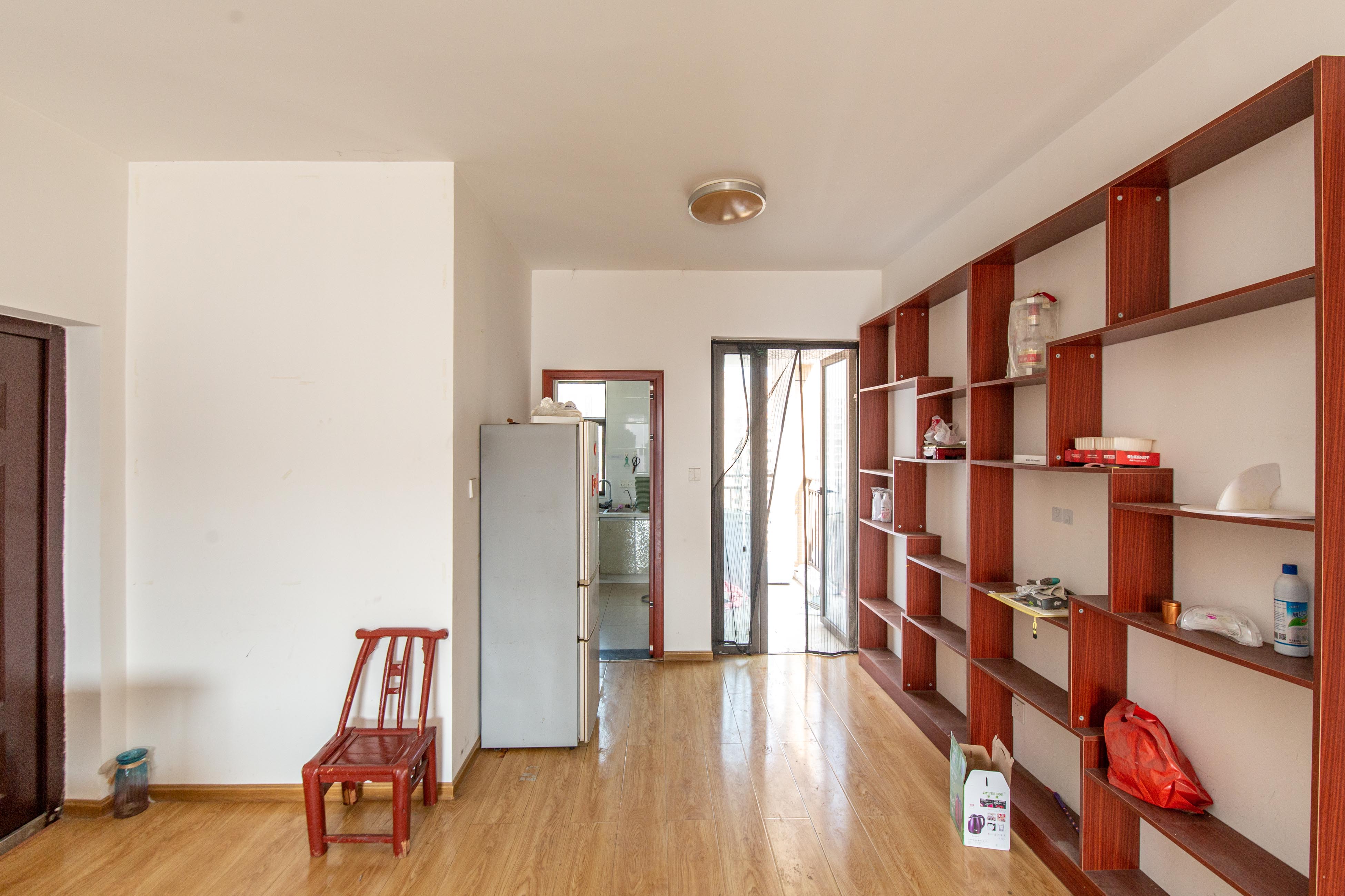 德润小区(丰升德润小区) 4室2厅2卫 140.00万 德润小区(丰升德润小区) 4室2厅2卫 140.00万客厅