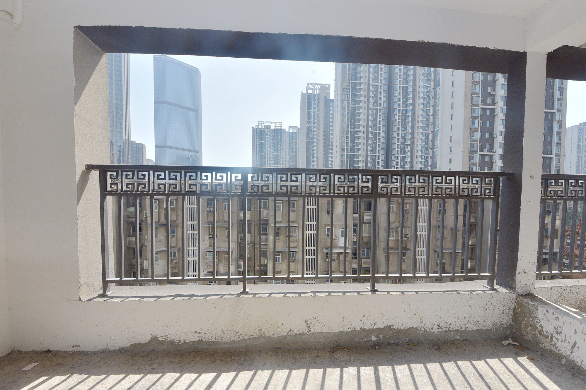 建发央玺（建发泱玺雅苑）  4室2厅2卫   328.00万阳台