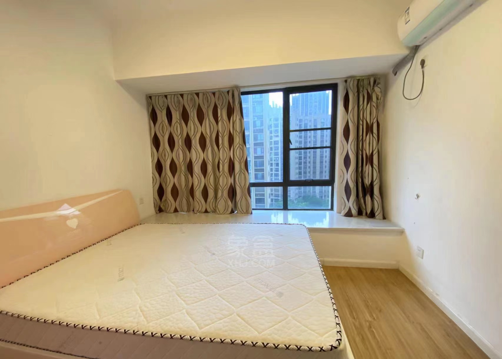 经世龙城 4室2厅2卫 115.0万 经世龙城 4室2厅2卫 115.0万室内图