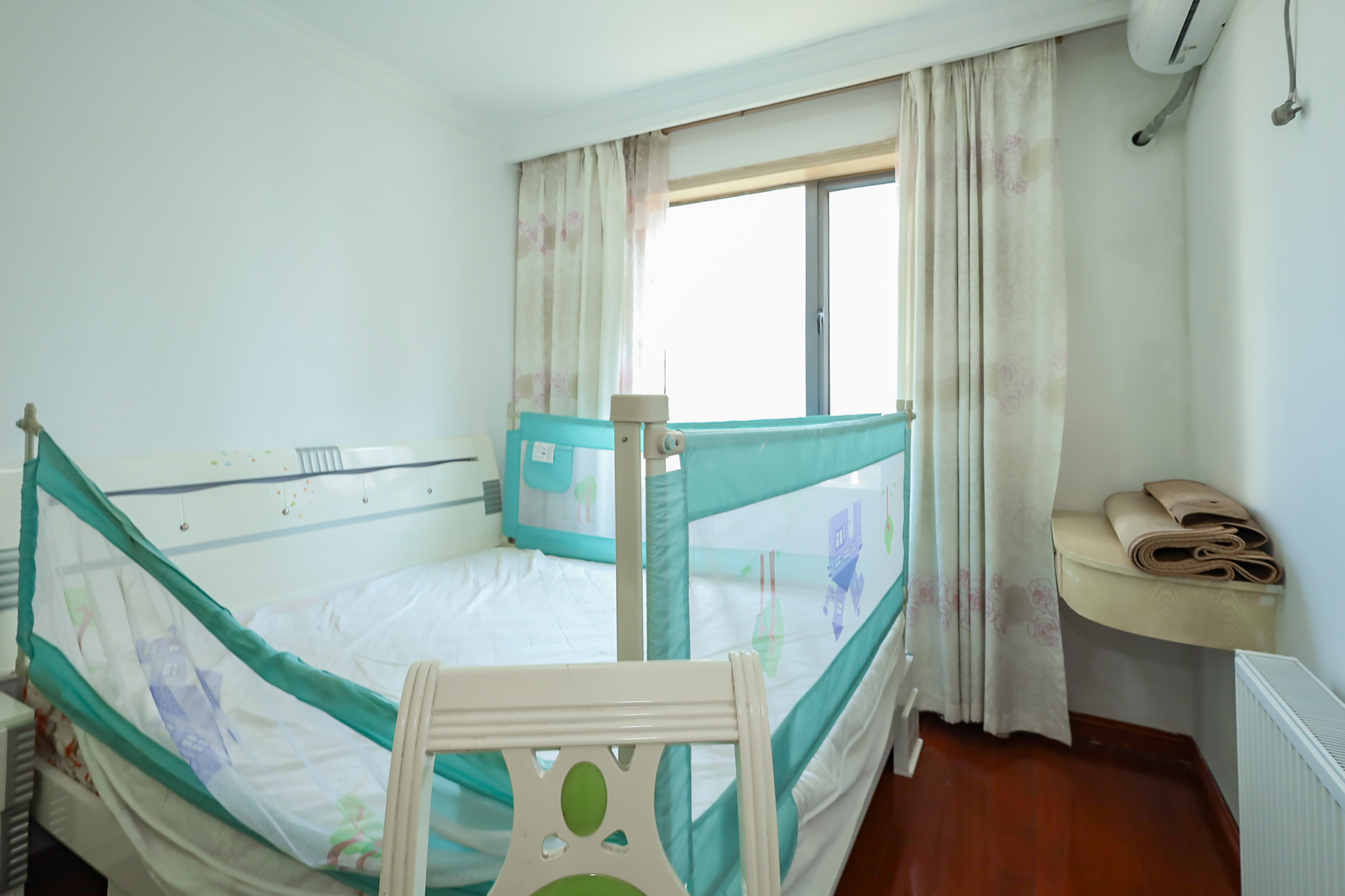 卓越蔚蓝海岸二期  3室2厅2卫    161.8万卧室