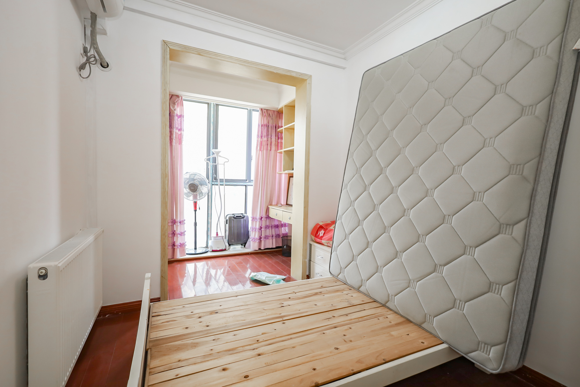 卓越蔚蓝海岸二期  3室2厅2卫    161.8万卧室