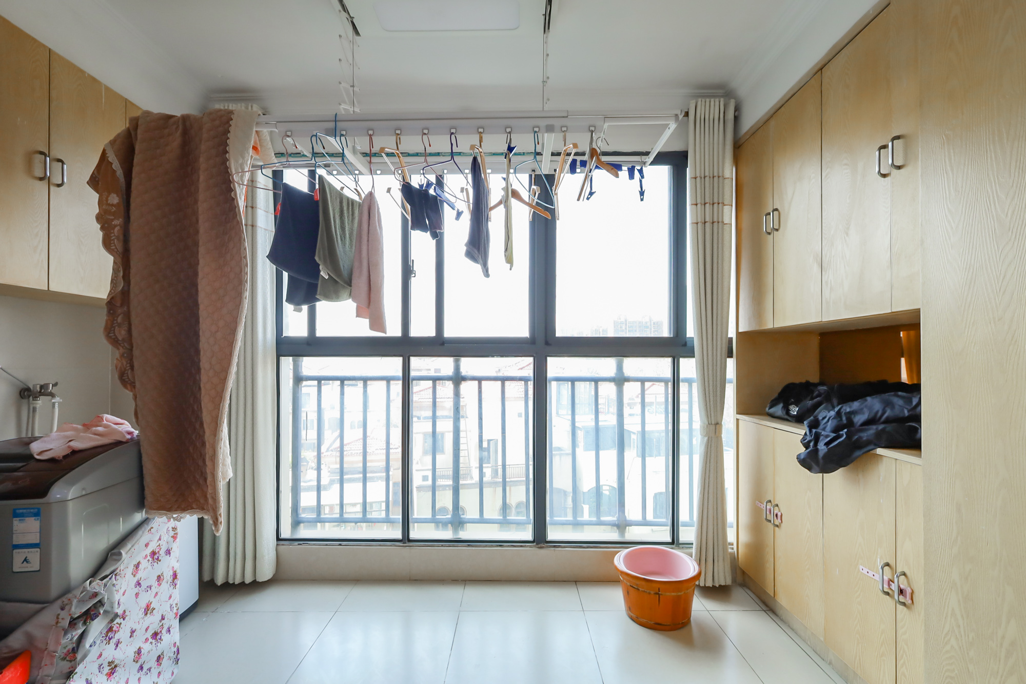 卓越蔚蓝海岸二期  3室2厅2卫    161.8万阳台