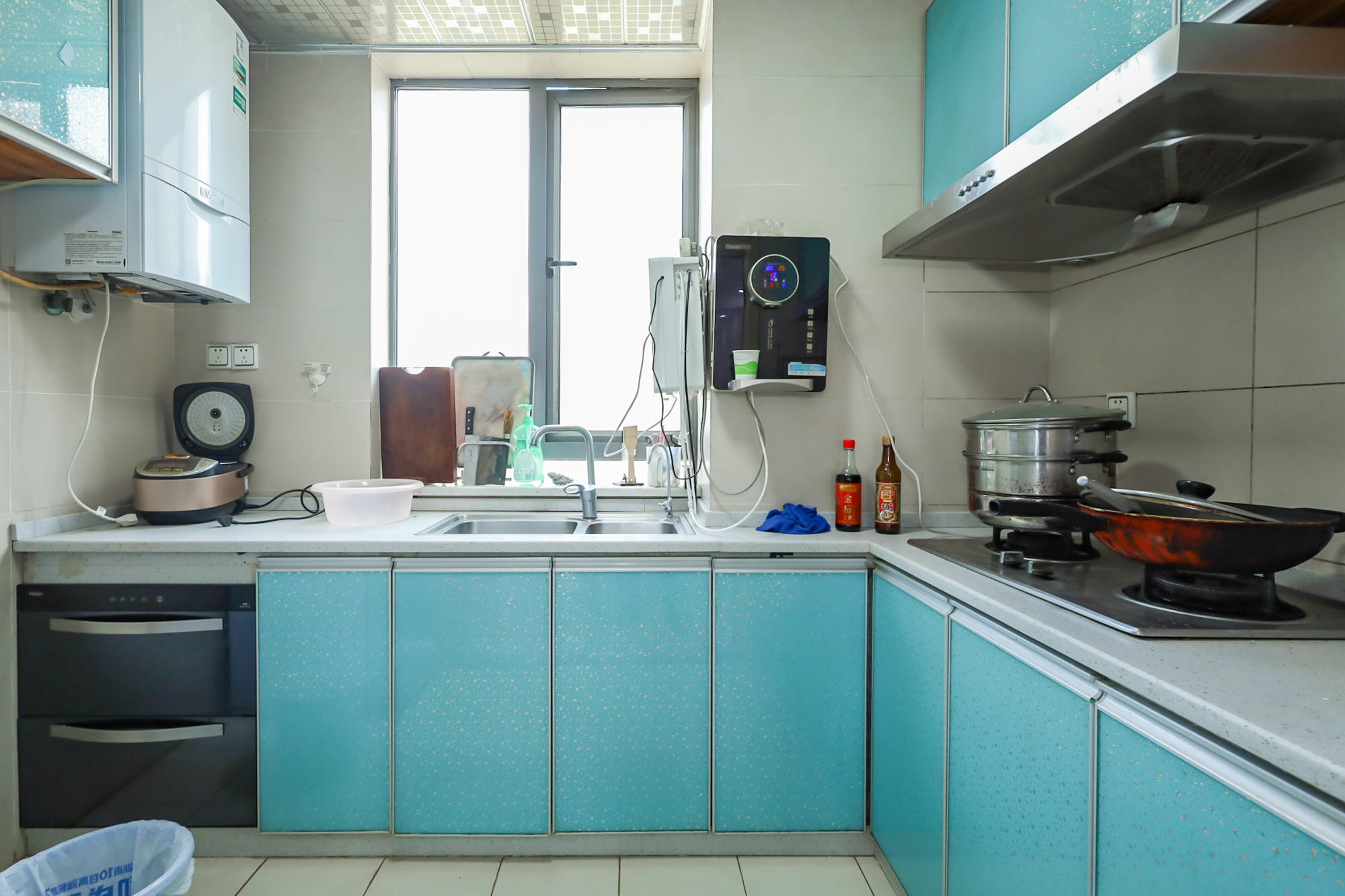 卓越蔚蓝海岸二期  3室2厅2卫    161.8万厨房