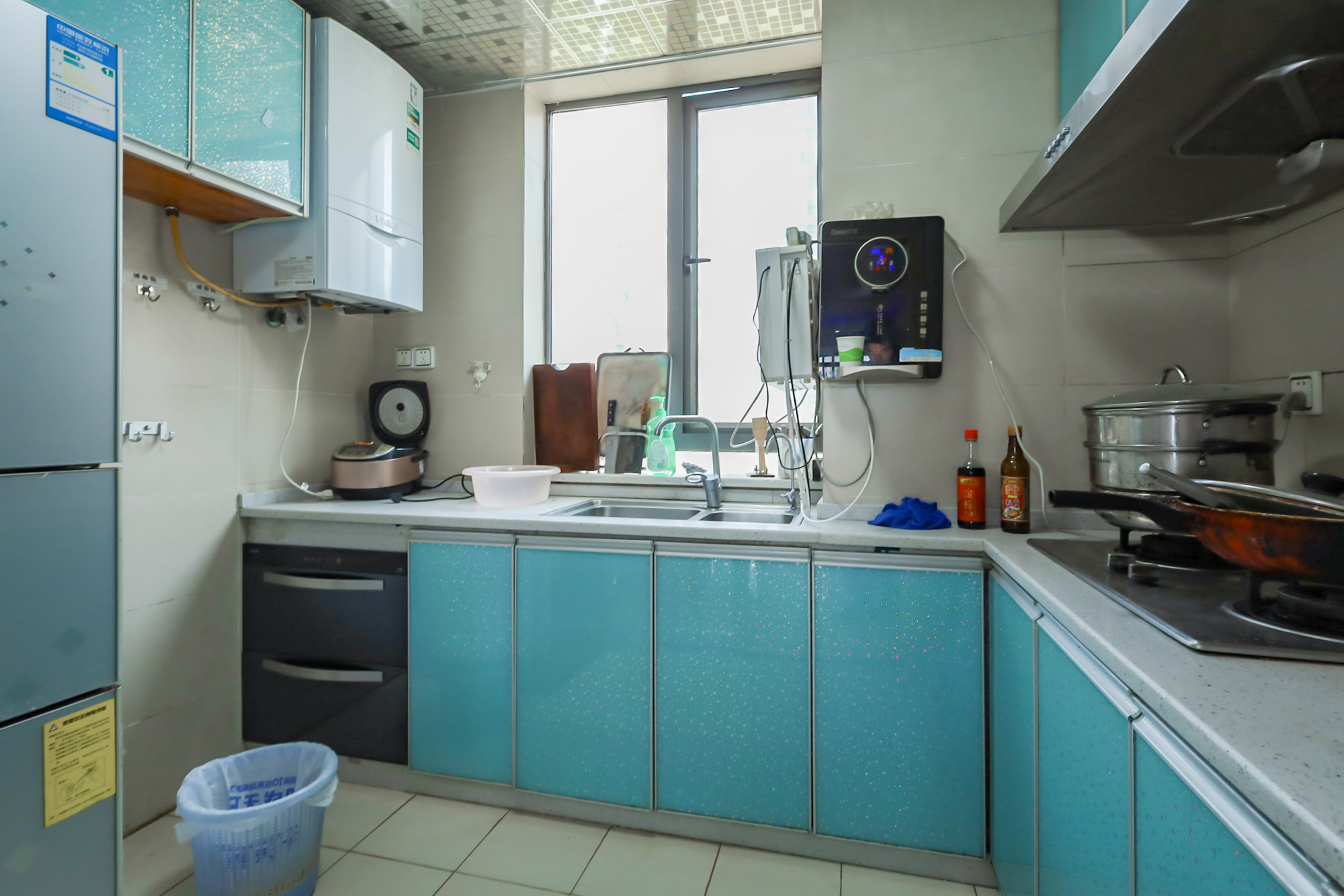 卓越蔚蓝海岸二期  3室2厅2卫    161.8万厨房