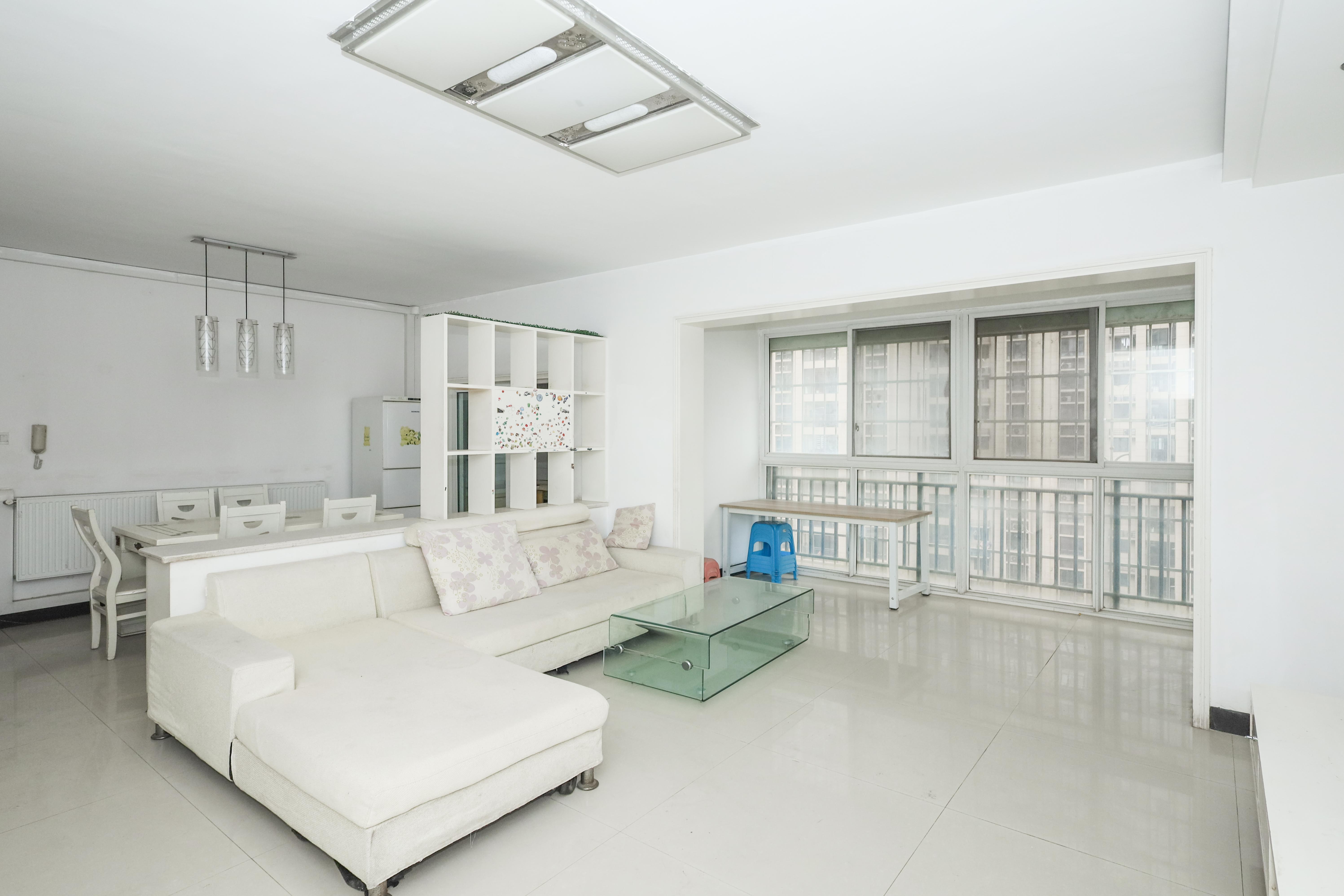 麓山润城  3室2厅2卫    88.0万 麓山润城  3室2厅2卫    88.0万室内图