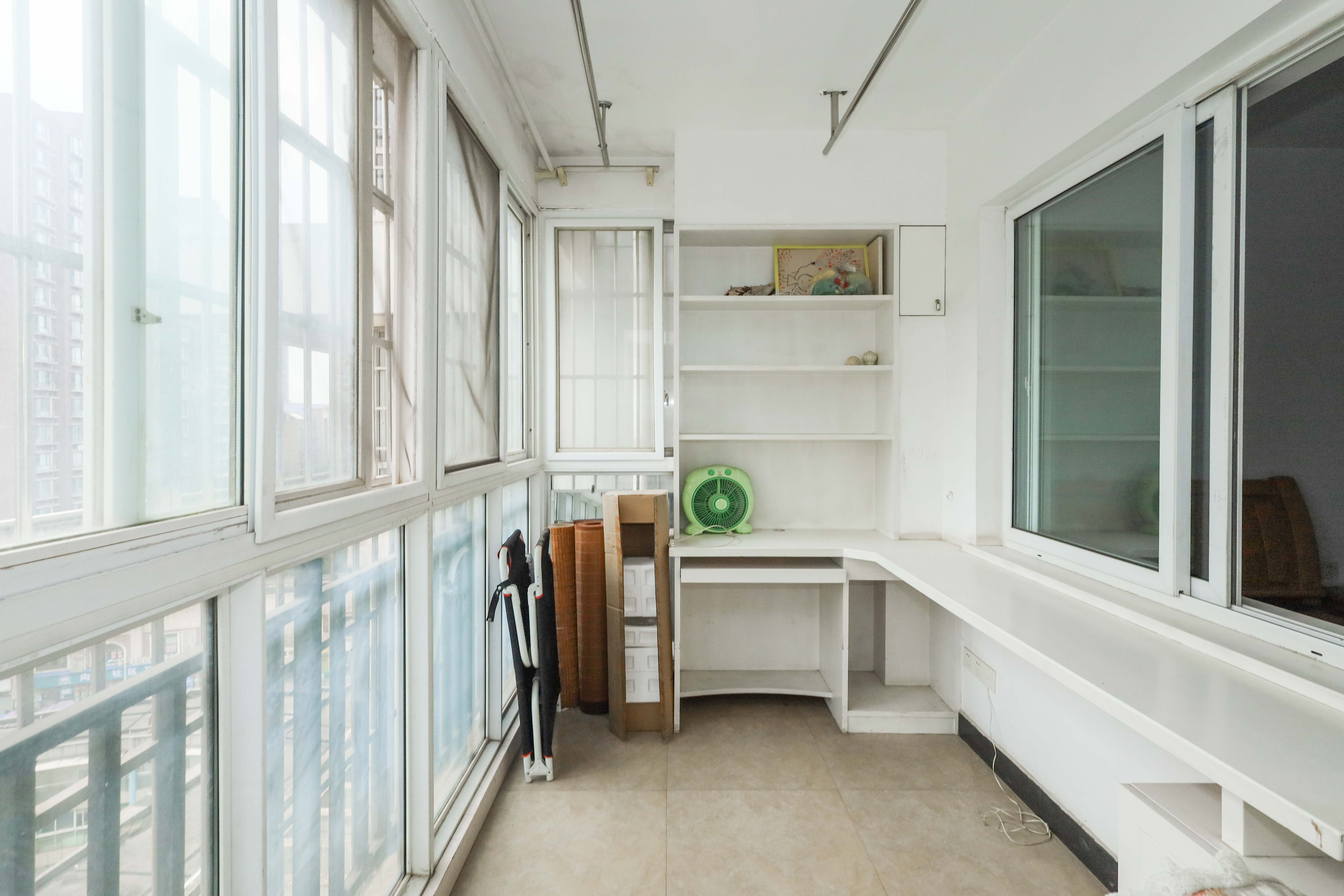 麓山润城  3室2厅2卫    88.0万 麓山润城  3室2厅2卫    88.0万室内图