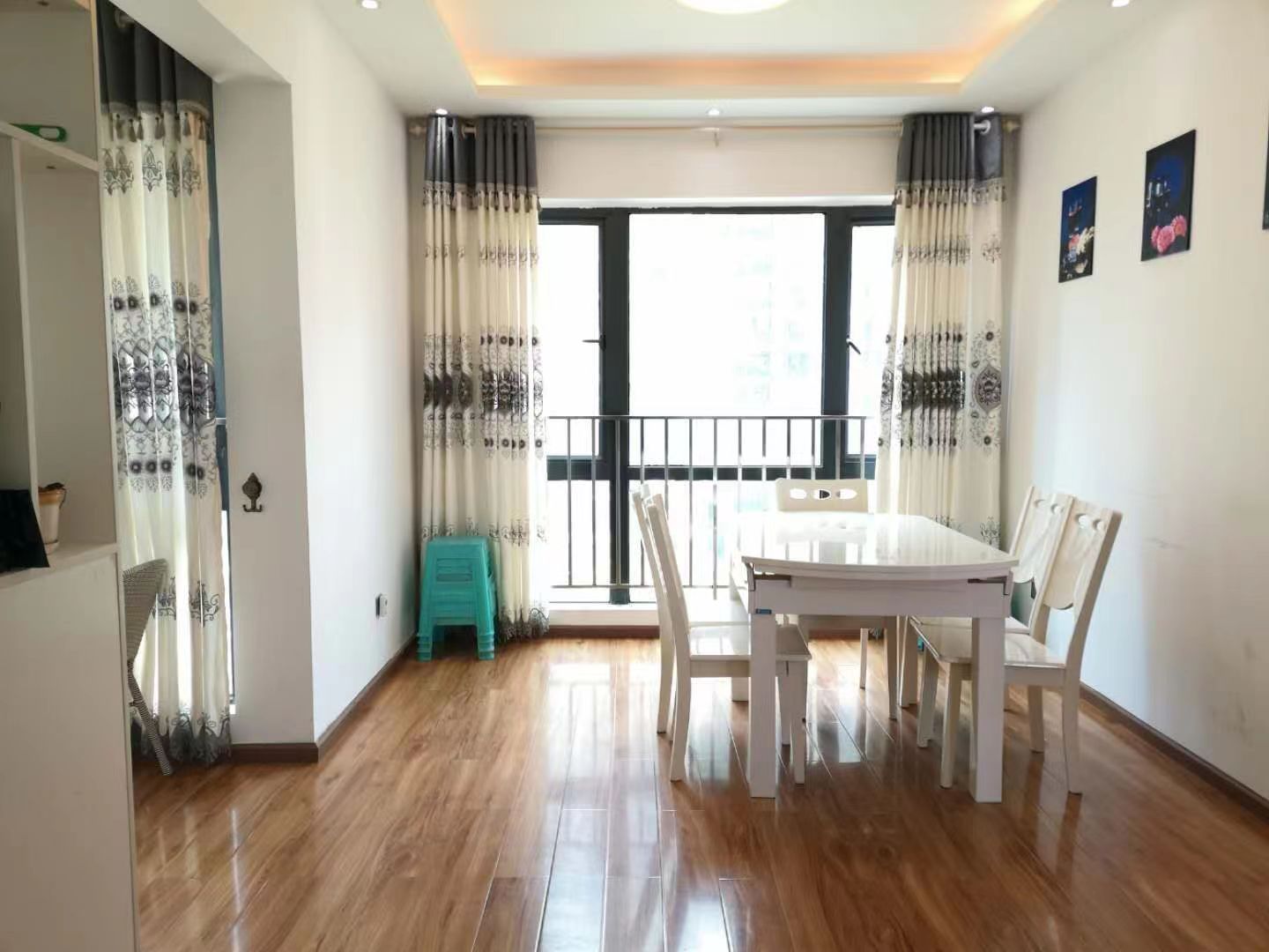 中天会展城B区  4室2厅2卫   4200.00元/月室内图