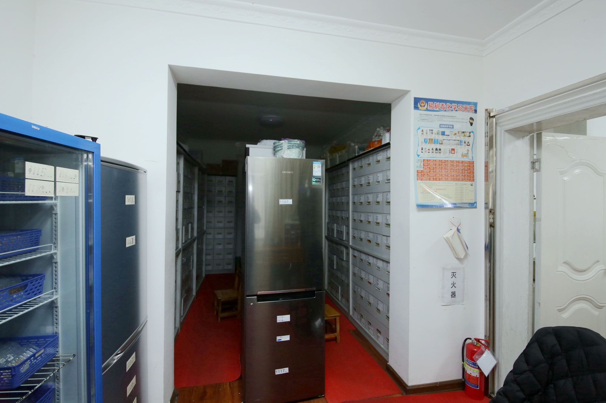 湖南省药品检验所  3室3厅1卫   82.00万卧室