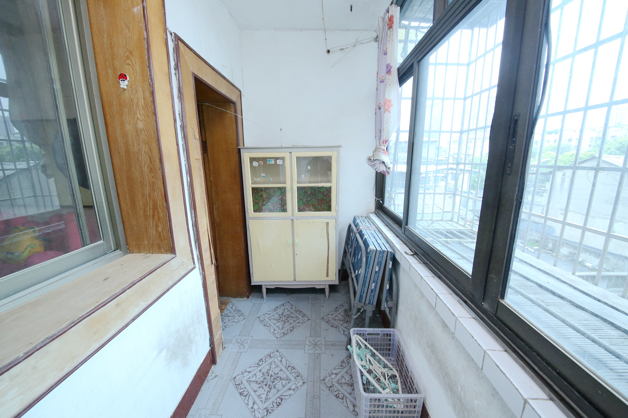 营盘街社区  2室1厅1卫   68.00万阳台