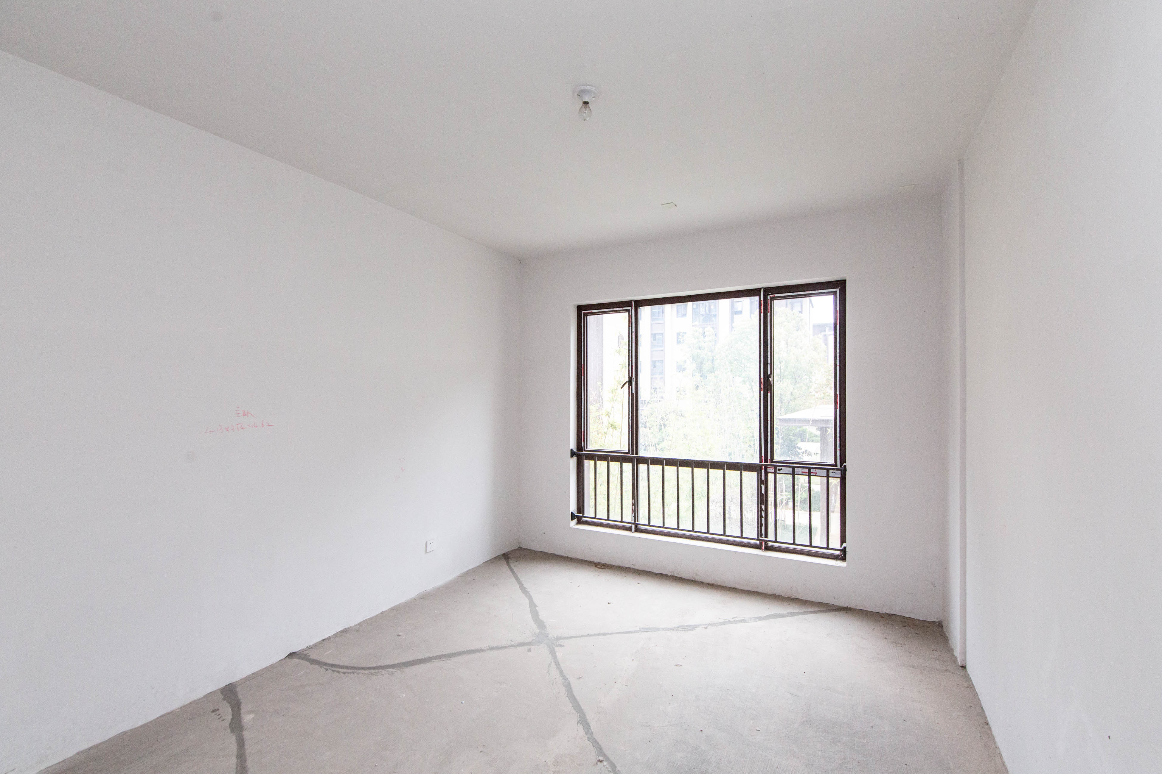 鑫苑木莲世家  4室2厅2卫   245.00万 鑫苑木莲世家  4室2厅2卫   245.00万卧室