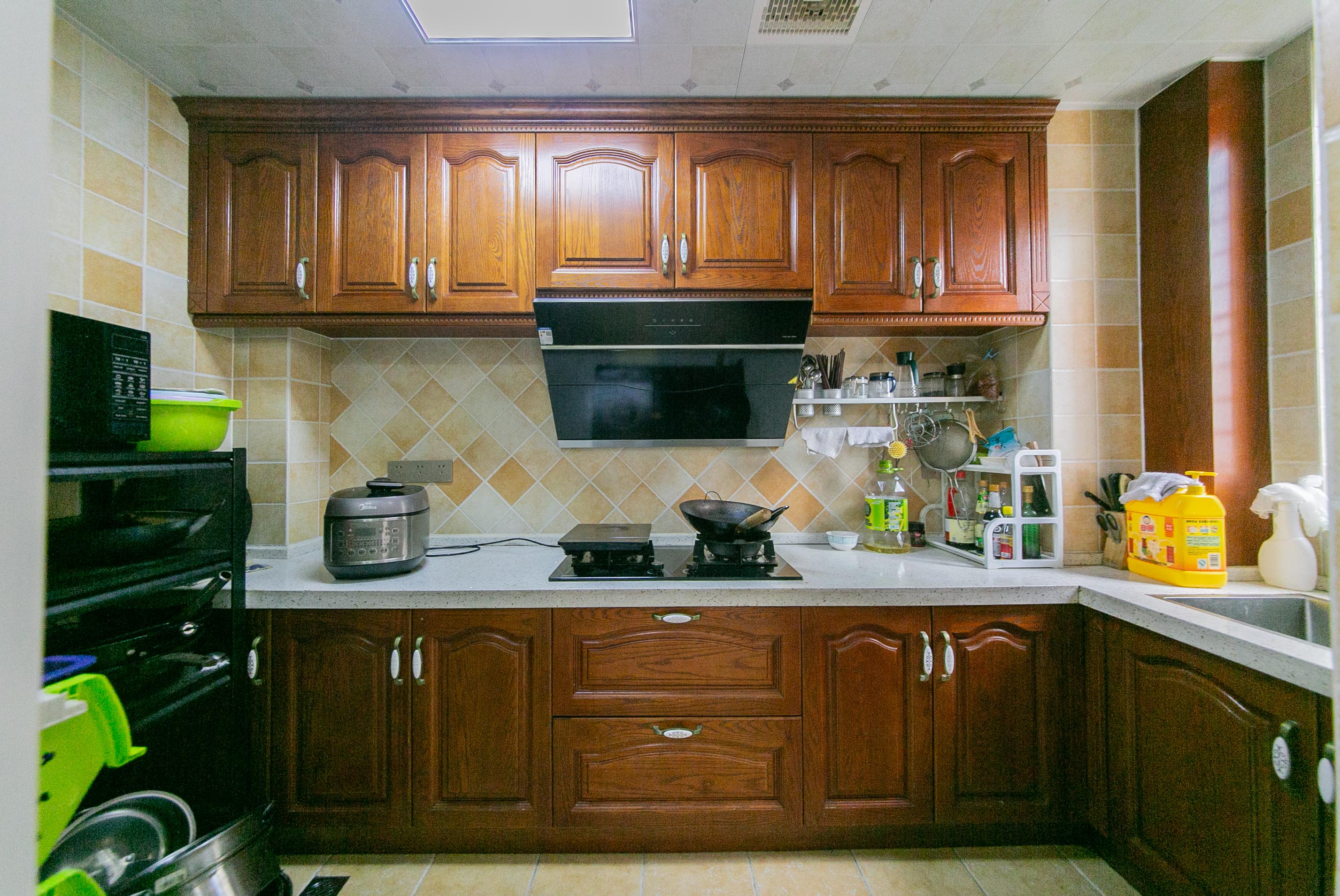 水映加州  2室2厅1卫    136.1万厨房