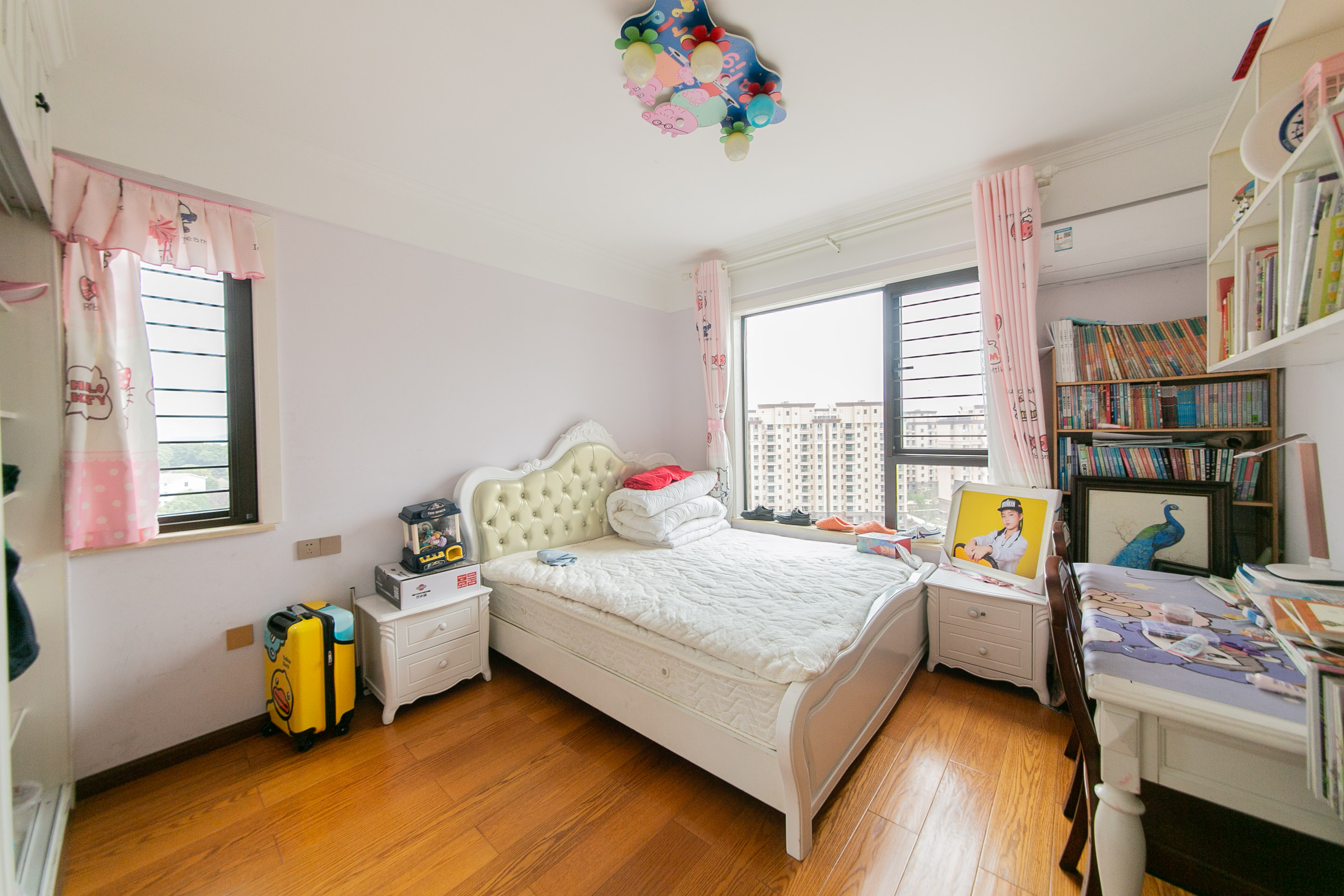 水映加州  2室2厅1卫    136.1万卧室