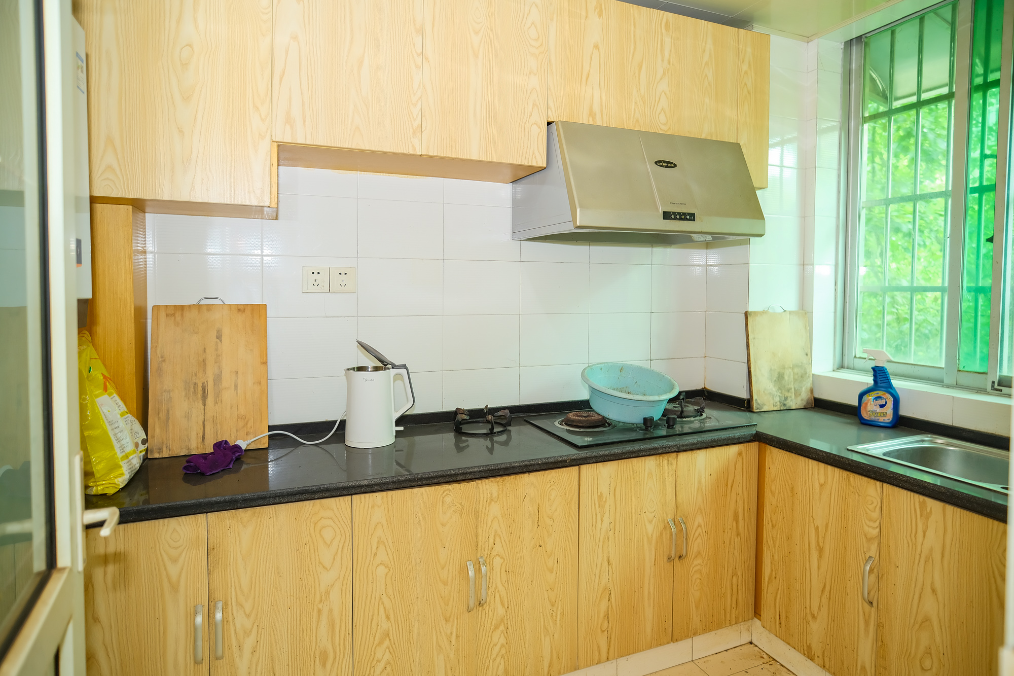 中南汽车世界  2室2厅1卫    39.7万 中南汽车世界  2室2厅1卫    39.7万厨房