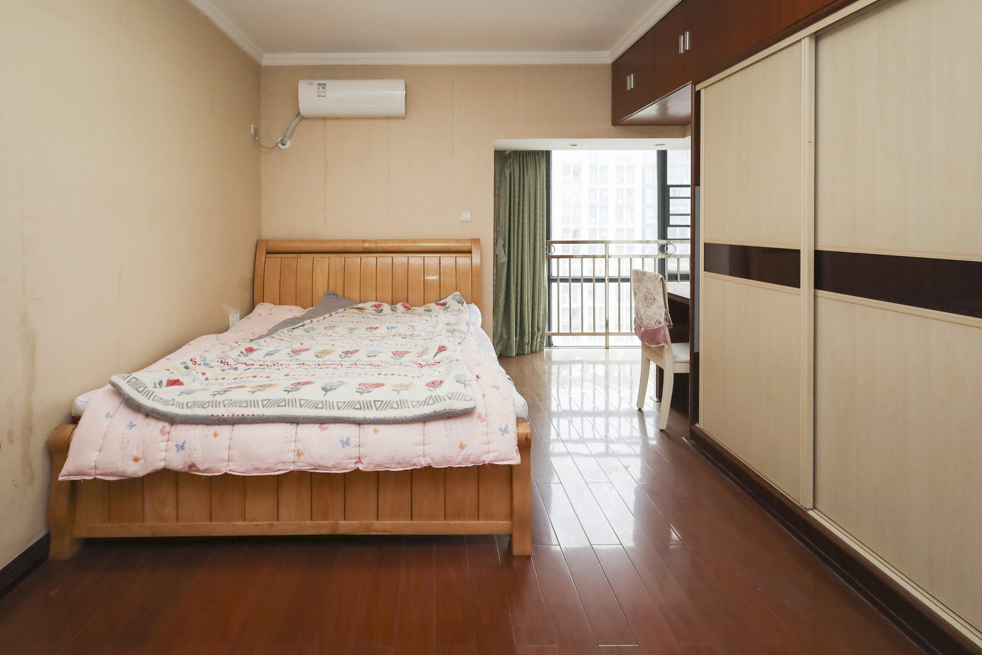 美林银谷 3室2厅2卫 130.00万 美林银谷 3室2厅2卫 130.00万卧室