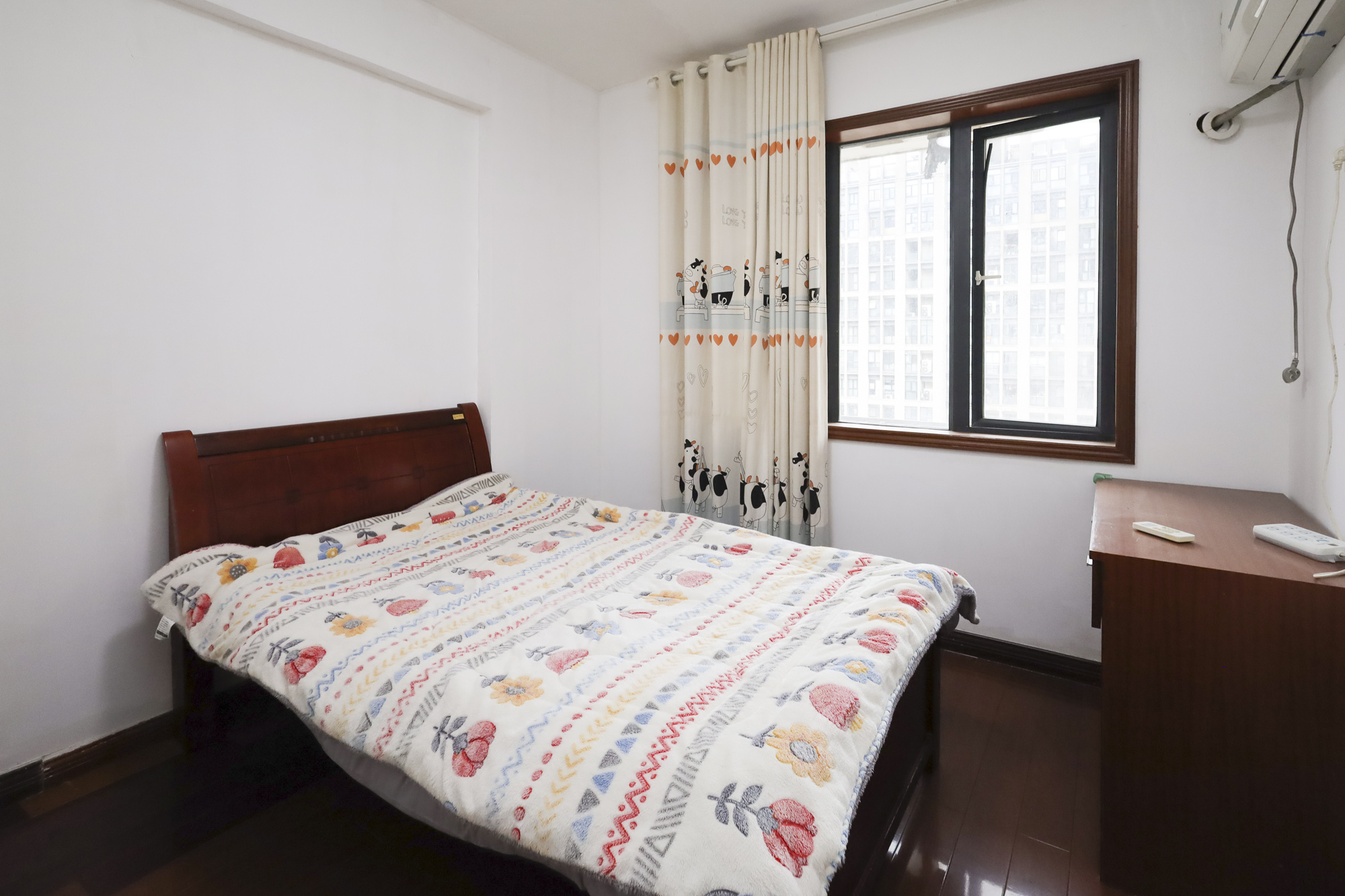 美林银谷 3室2厅2卫 130.00万 美林银谷 3室2厅2卫 130.00万卧室