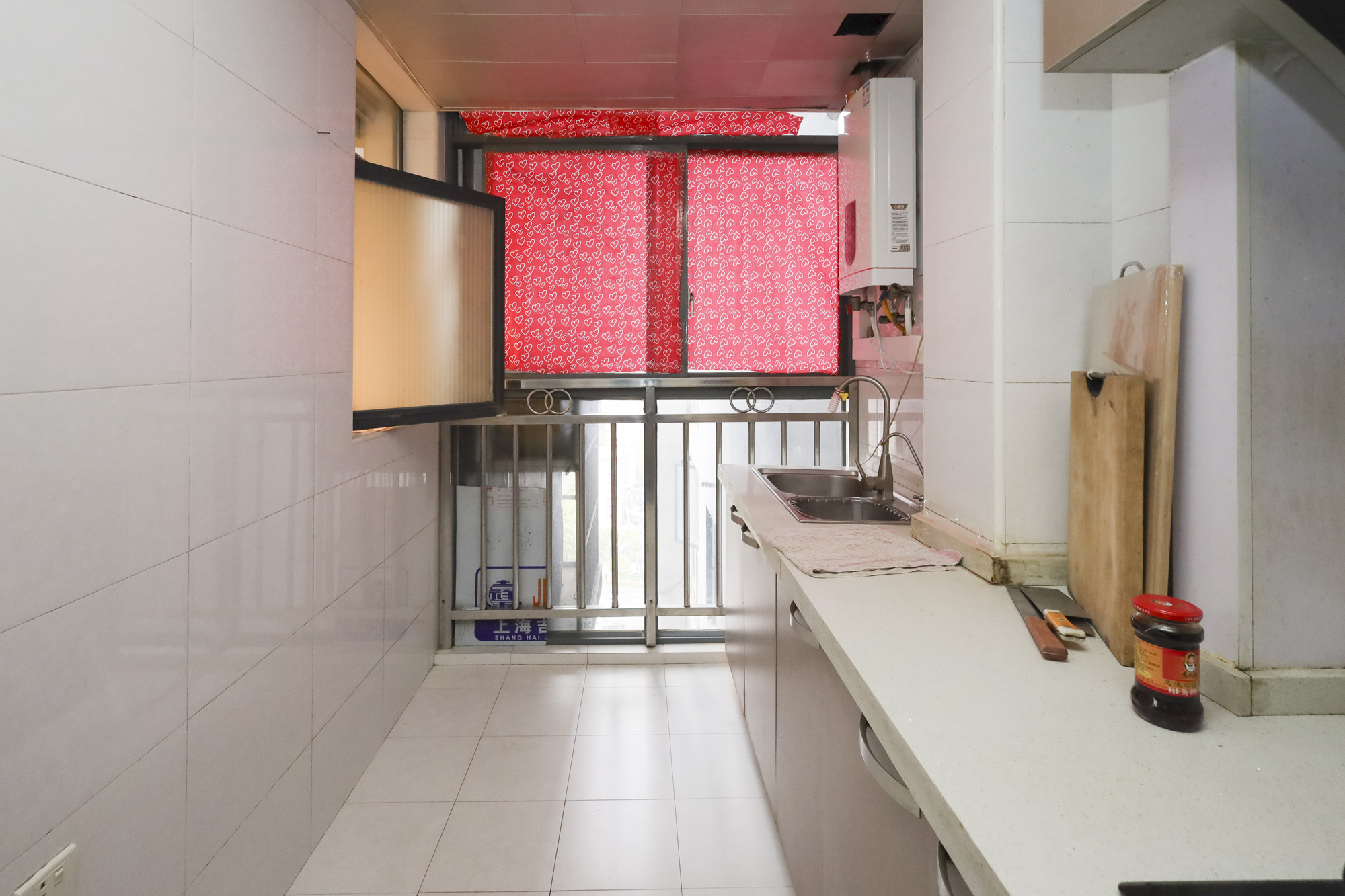 美林银谷 3室2厅2卫 130.00万 美林银谷 3室2厅2卫 130.00万厨房