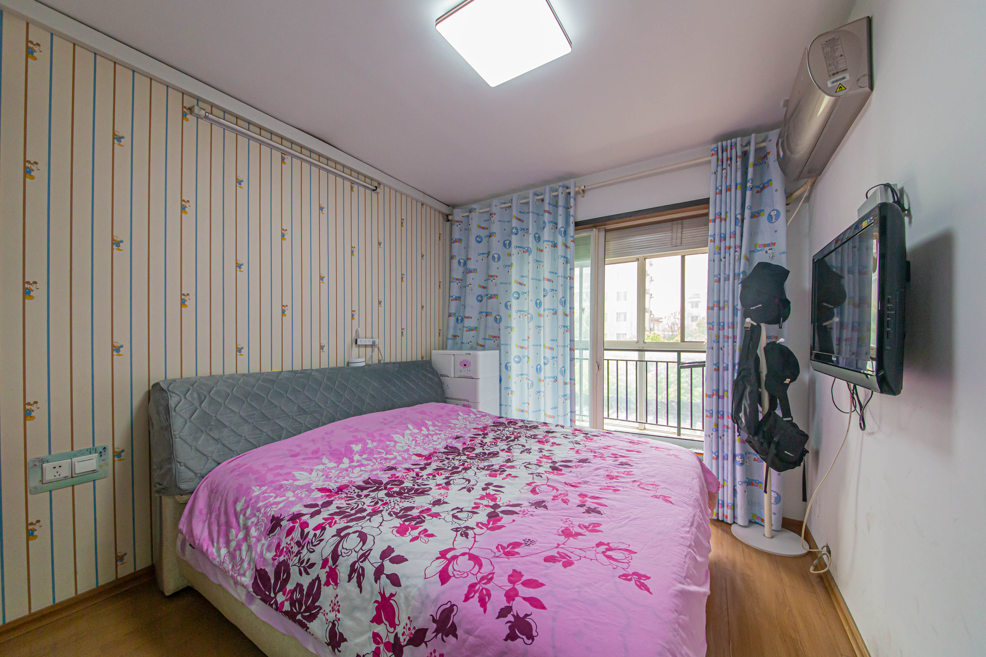 天鸿天府（天鸿中央大院）  3室2厅2卫    108.0万卧室