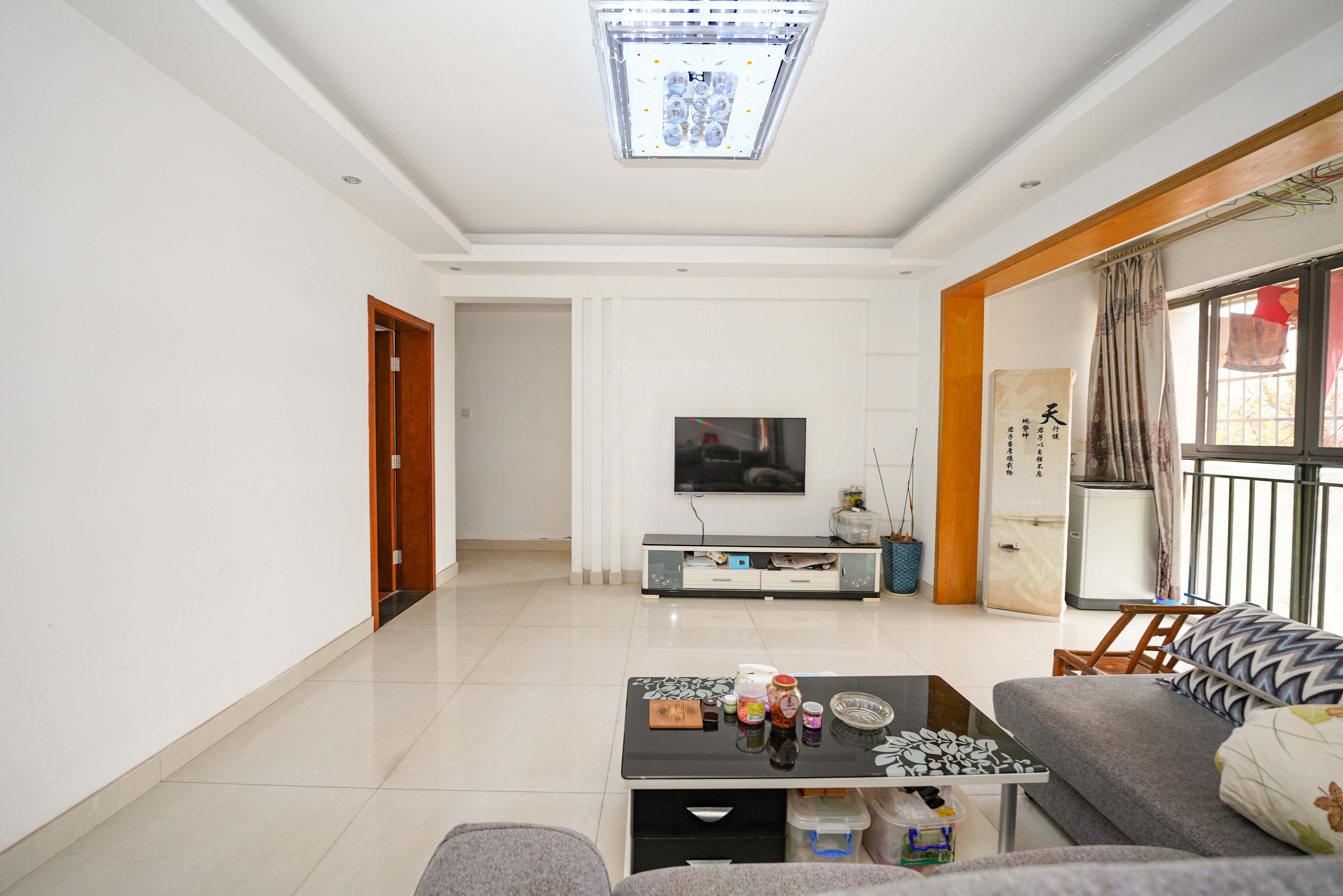 佳兆业水岸新都  3室2厅2卫    40.0万 佳兆业水岸新都  3室2厅2卫    40.0万客厅