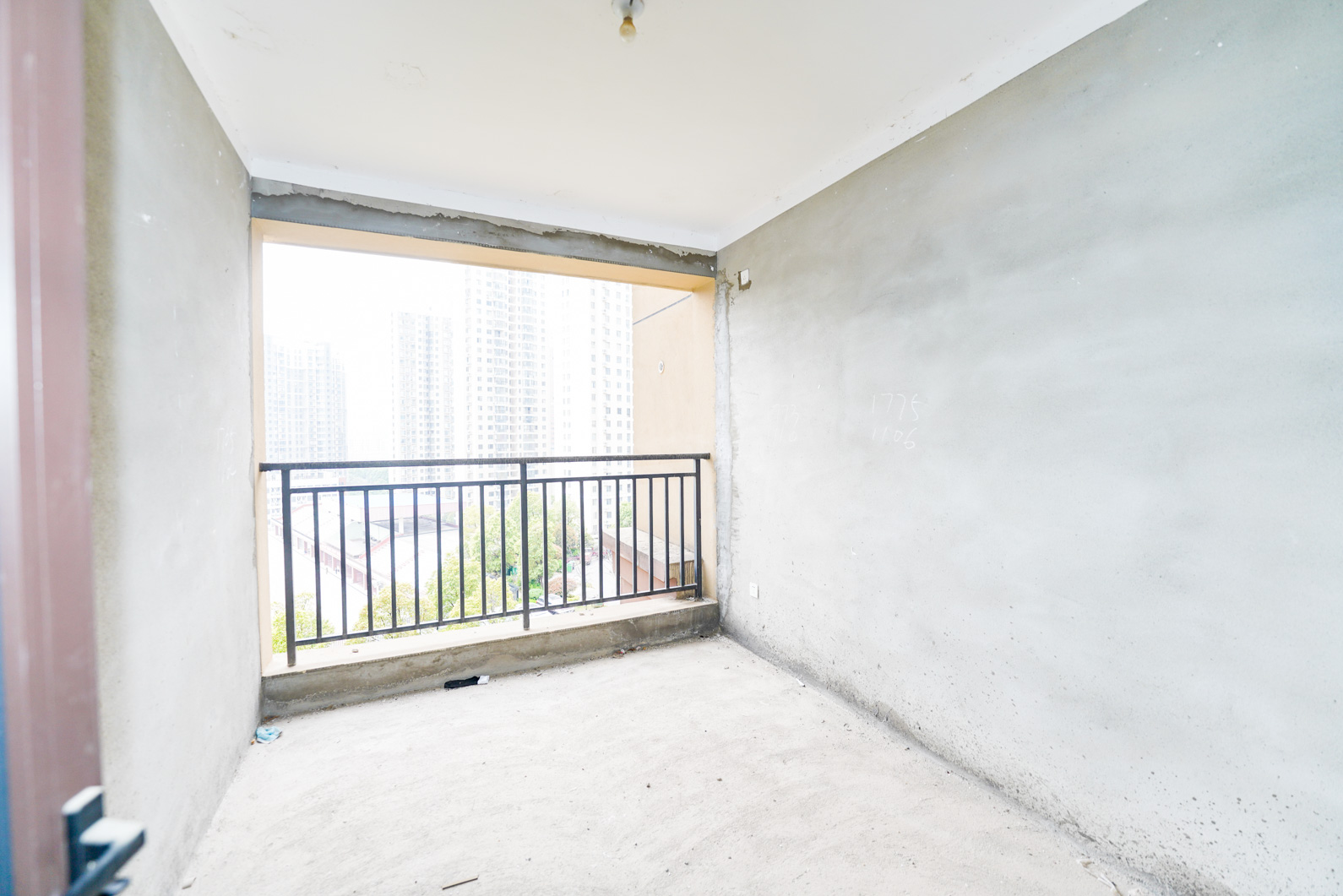 中建信和城  4室2厅2卫    194.8万卧室