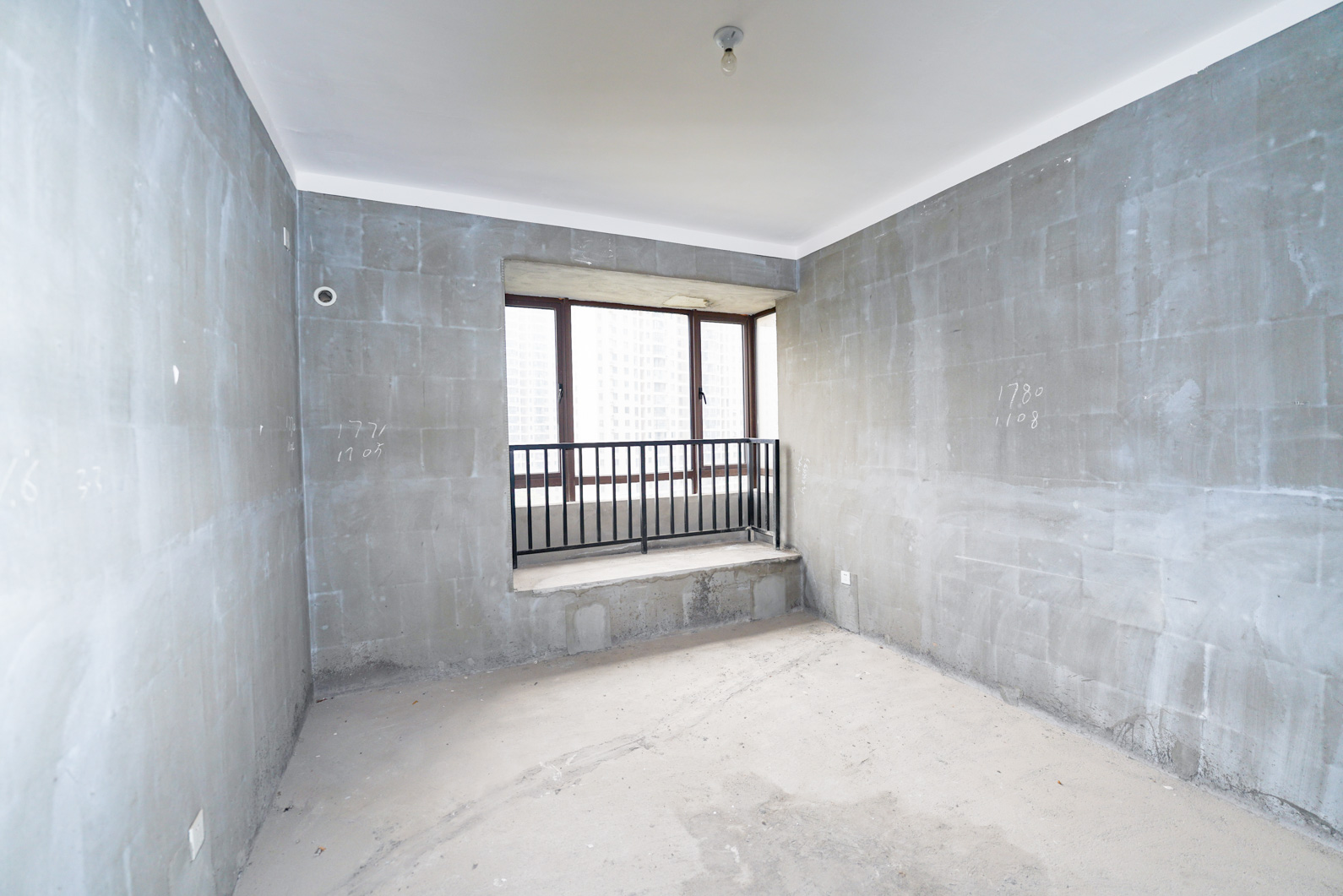 中建信和城  4室2厅2卫    194.8万卧室