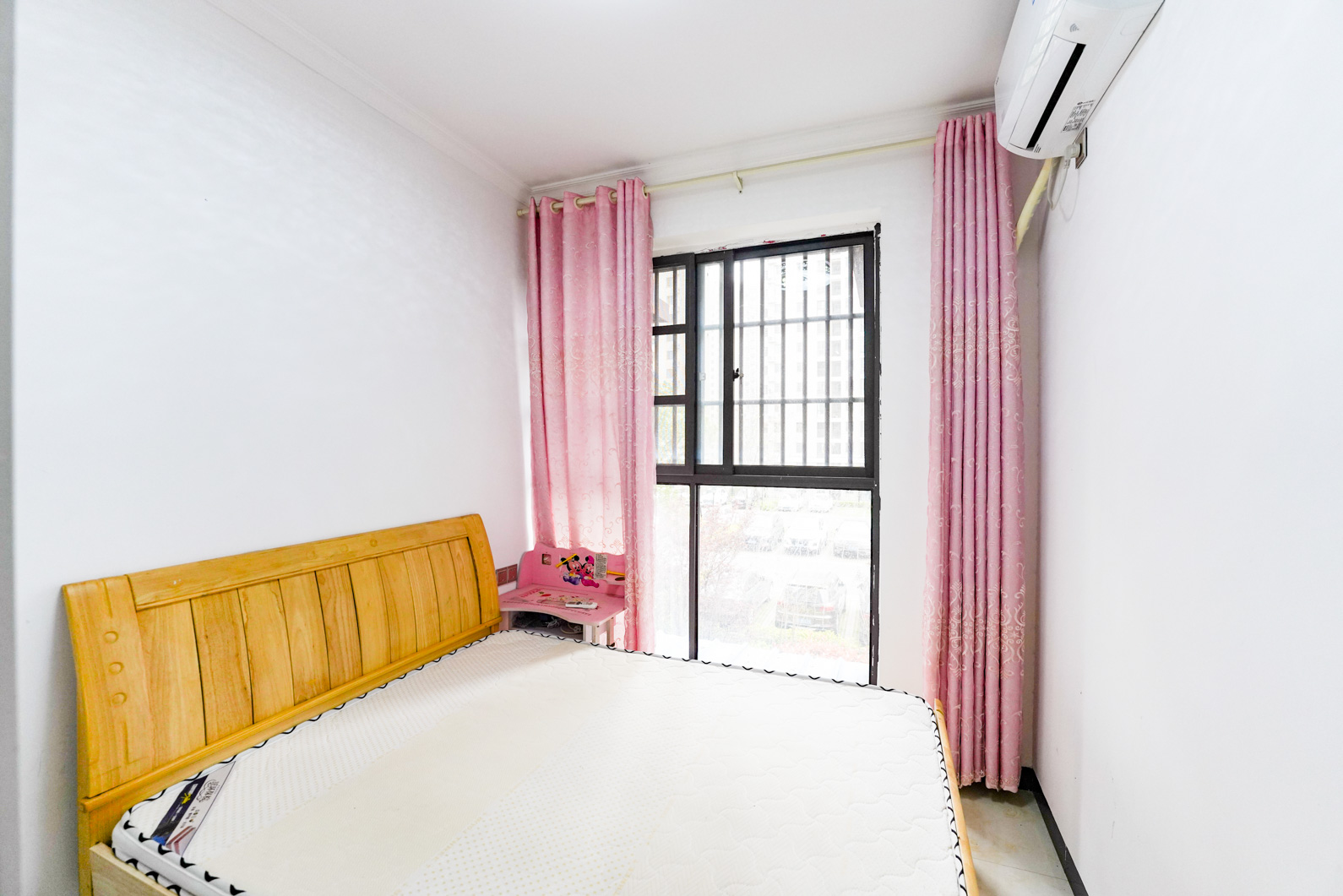 中建信和城  3室2厅1卫   120.00万卧室