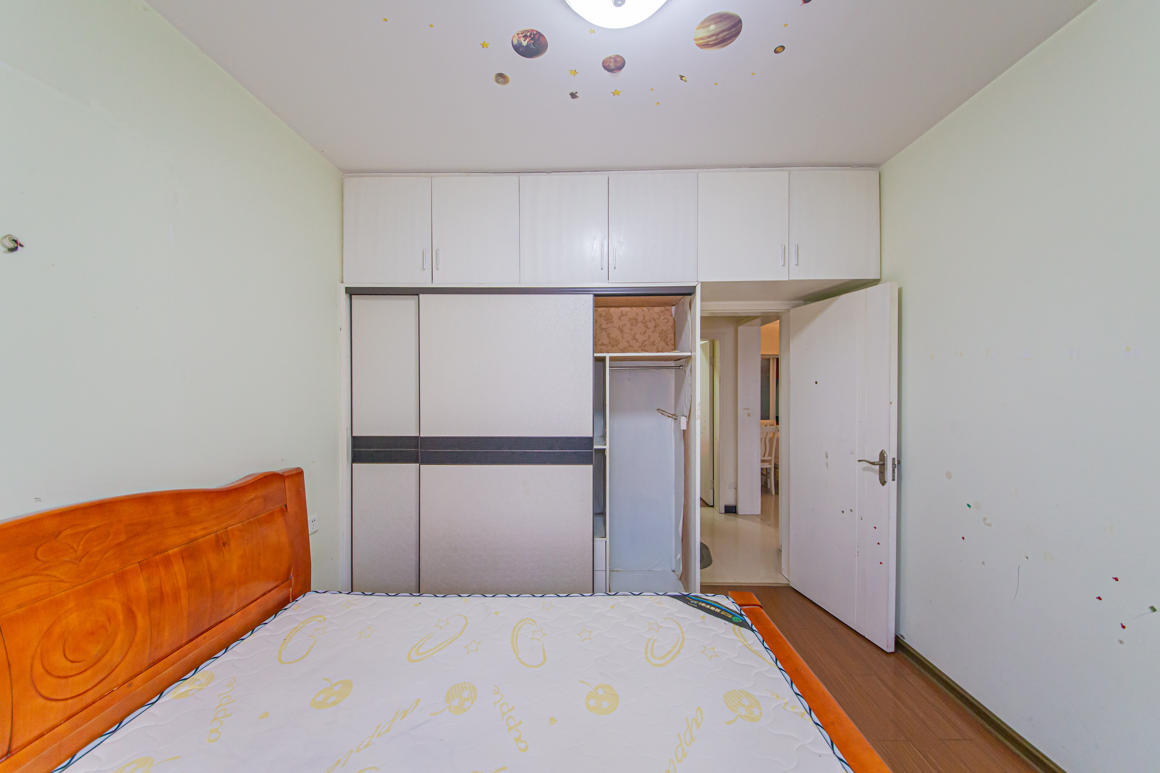 保利花园 2室2厅1卫 70.00万 保利花园 2室2厅1卫 70.00万卧室