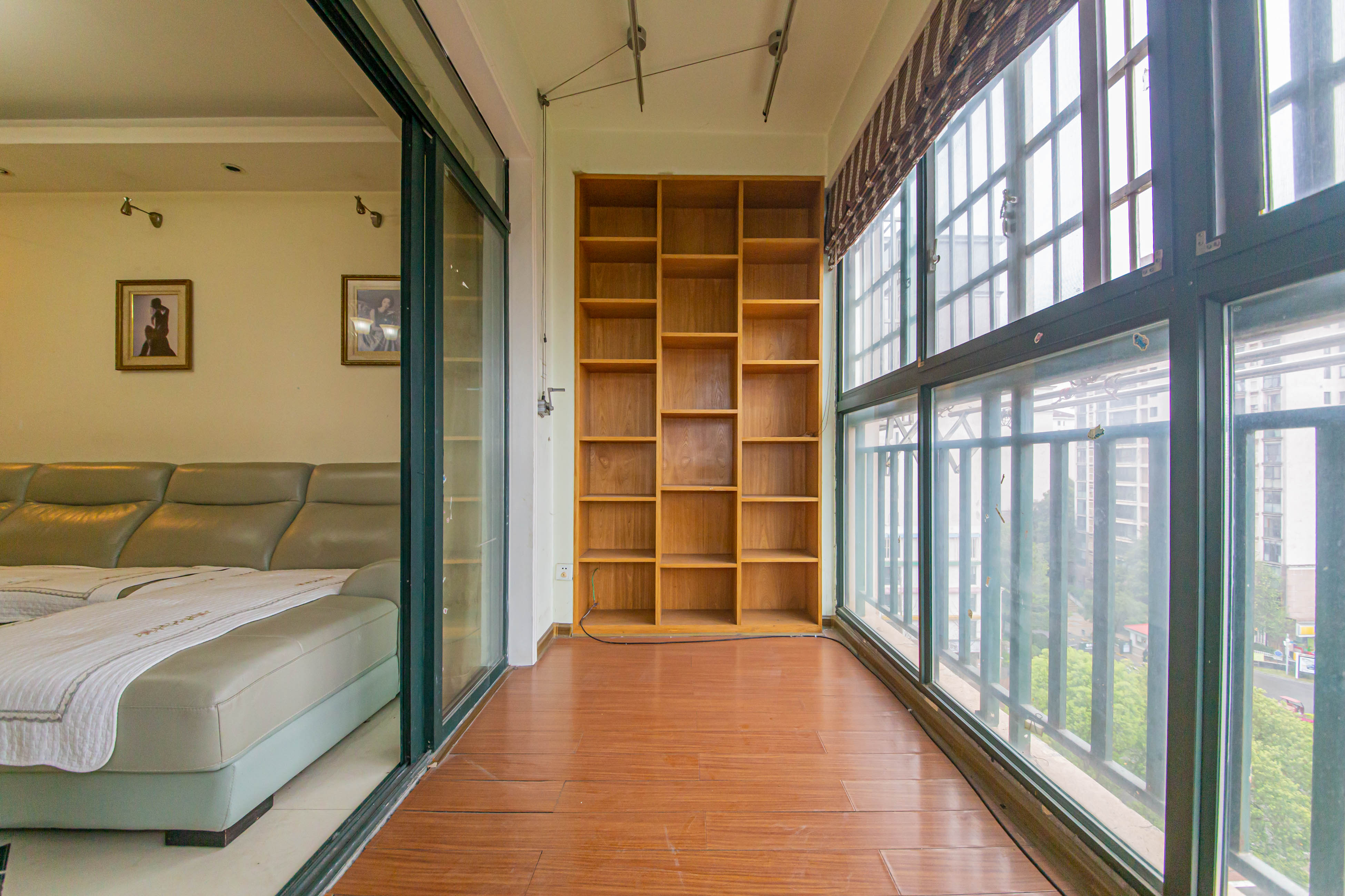 保利花园 2室2厅1卫 70.00万 保利花园 2室2厅1卫 70.00万阳台